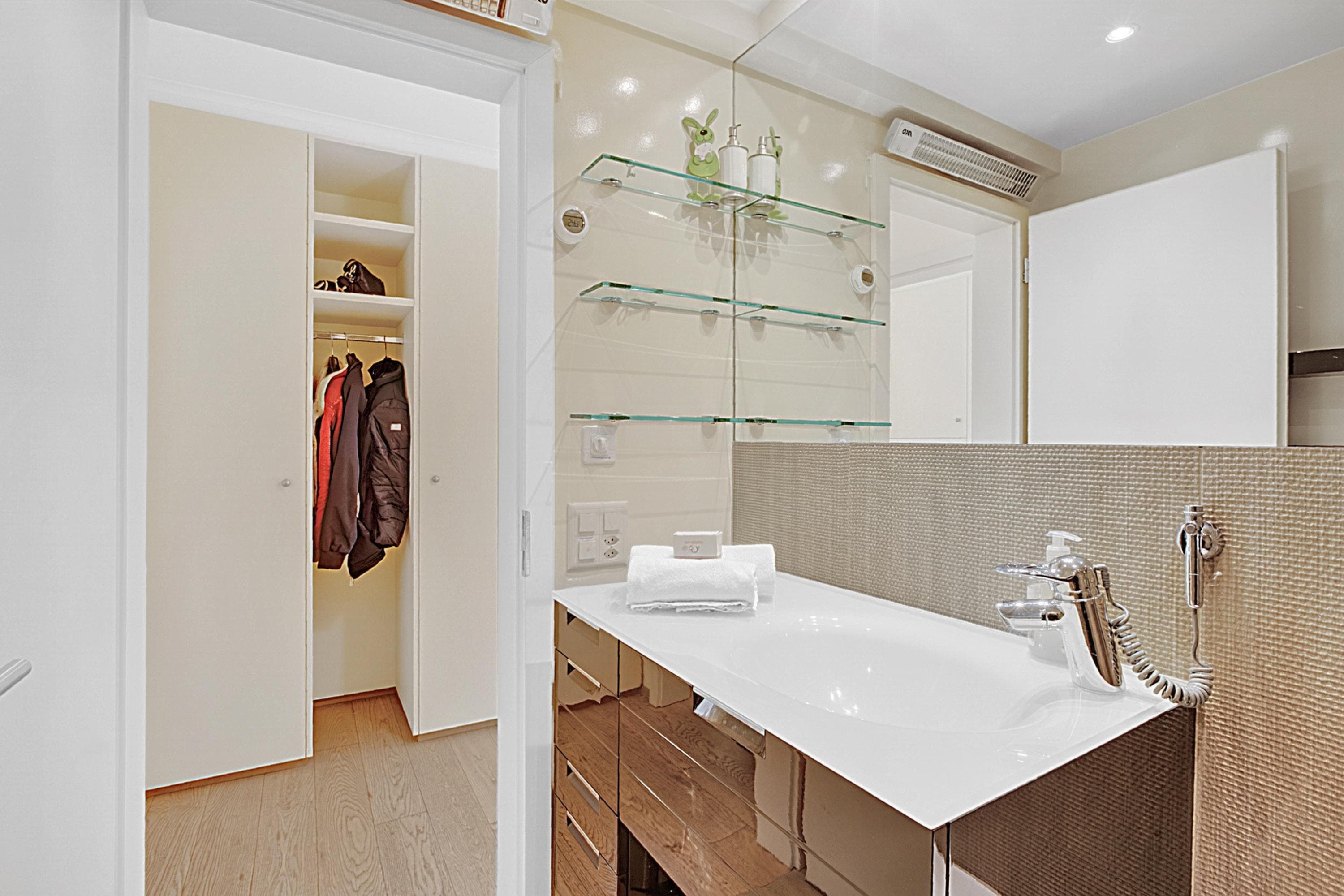 Gallery Image 12