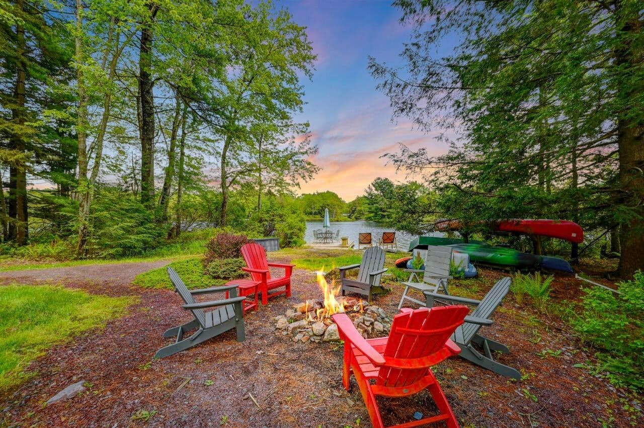 Make s'mores at the firepit
