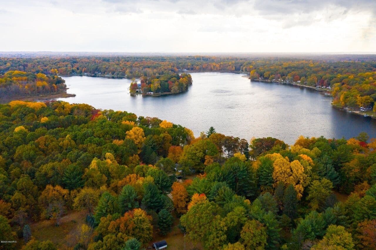Fall colors around the lake (October peak foliage)