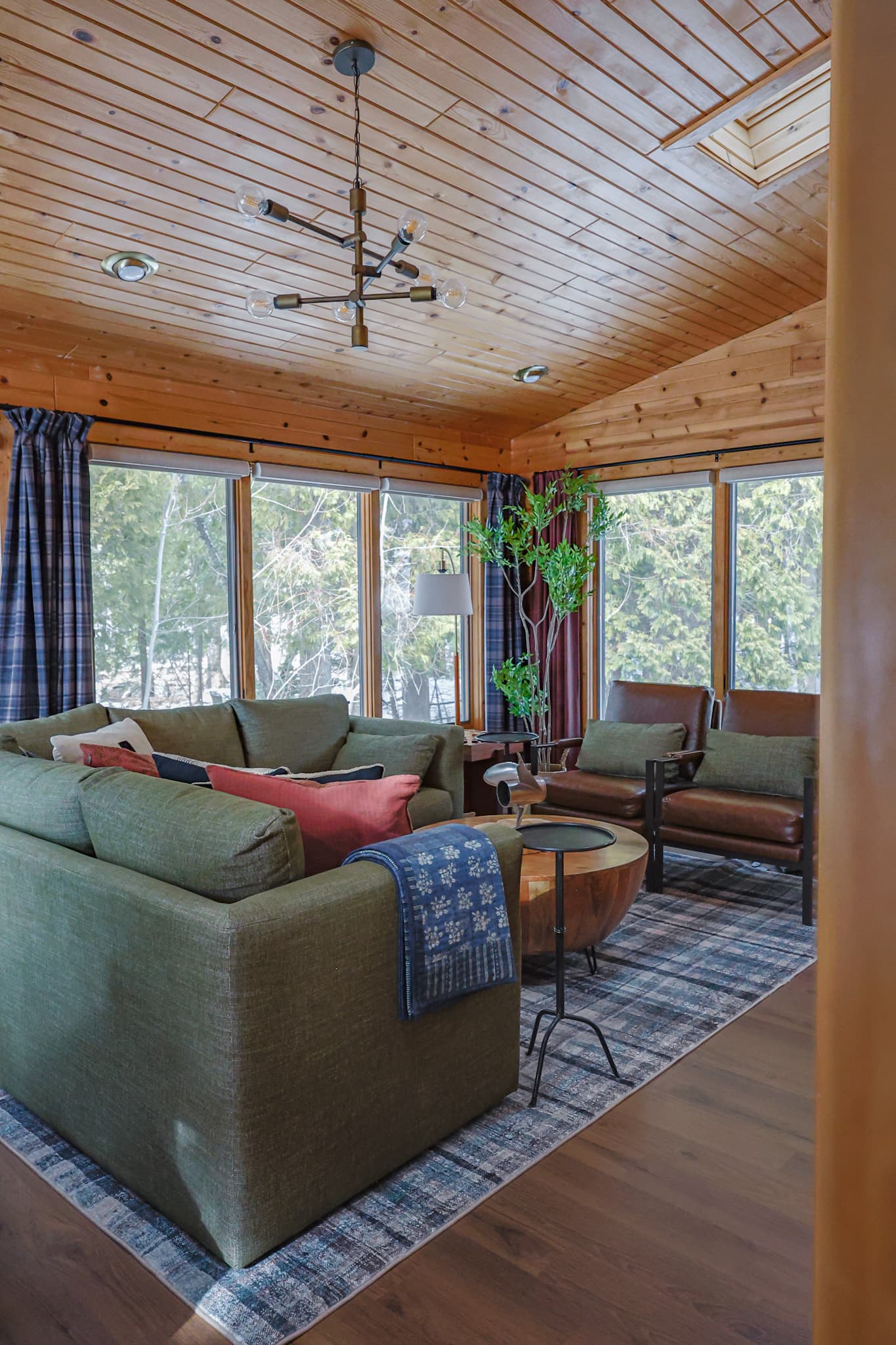 The coziest of spaces to relax for your Door County getaway.