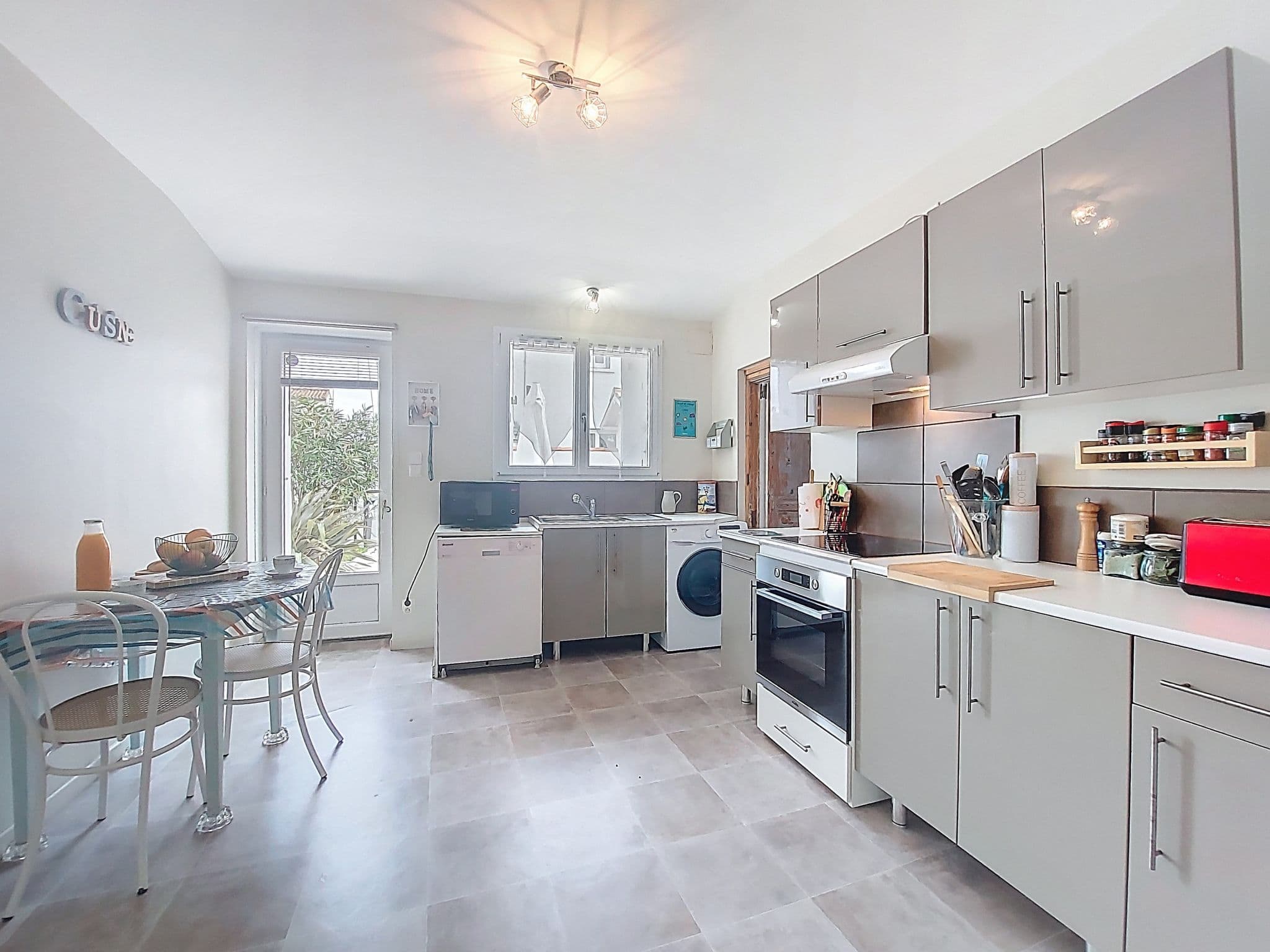 Kitchen / Dining Room