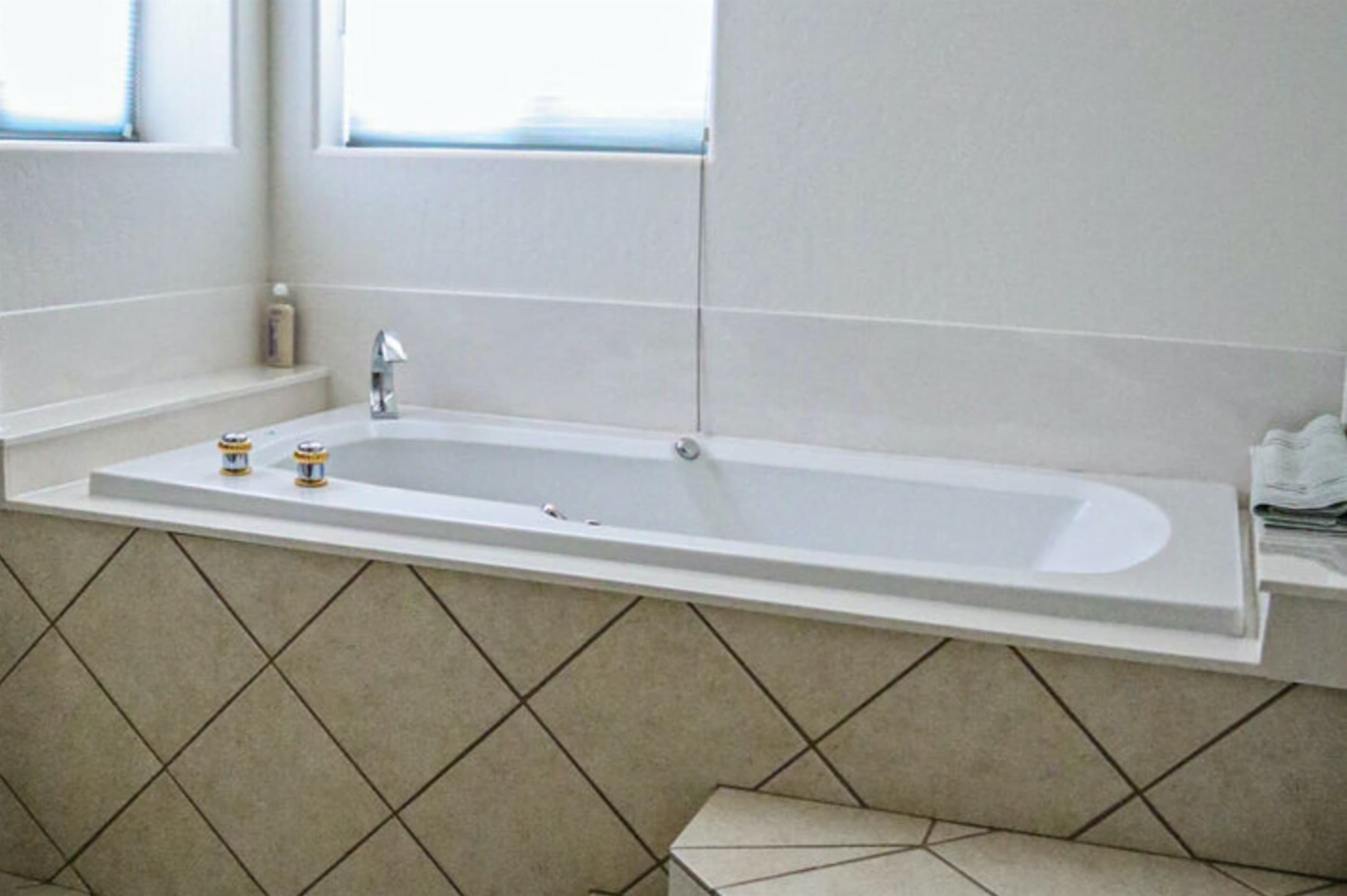 Primary jetted tub
