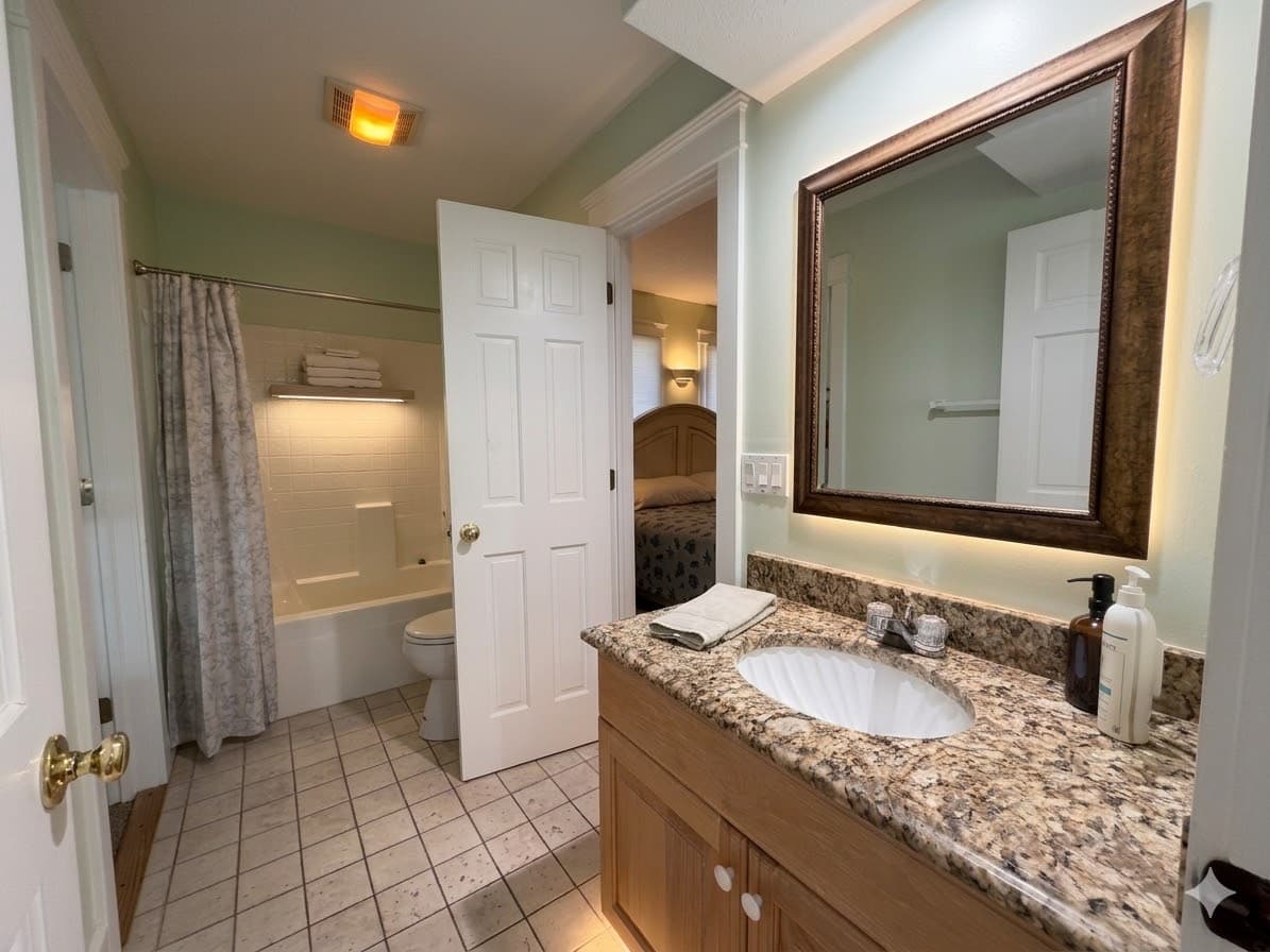 Bathroom 3 shared with 3,4,5