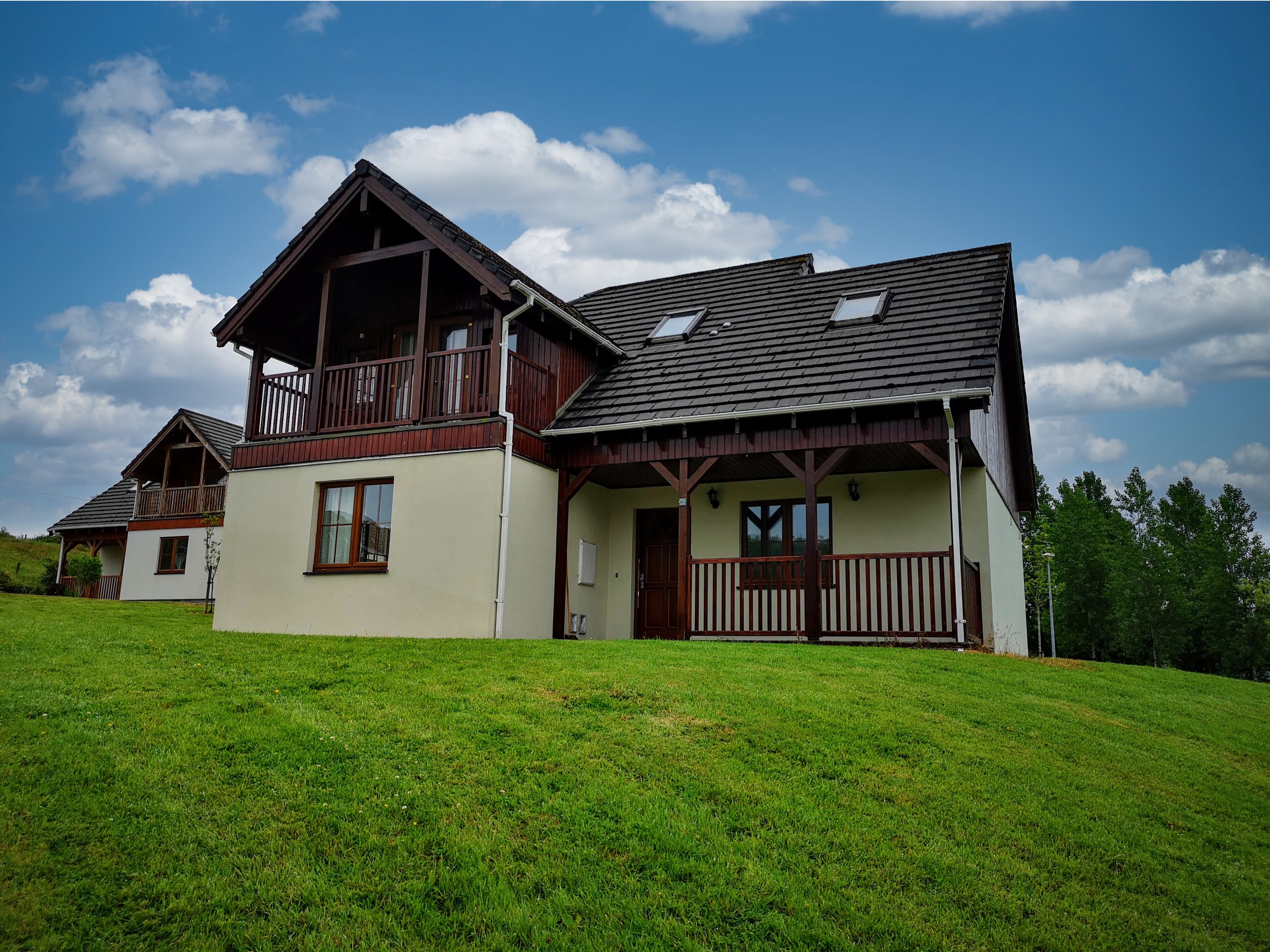 02 House from Lake