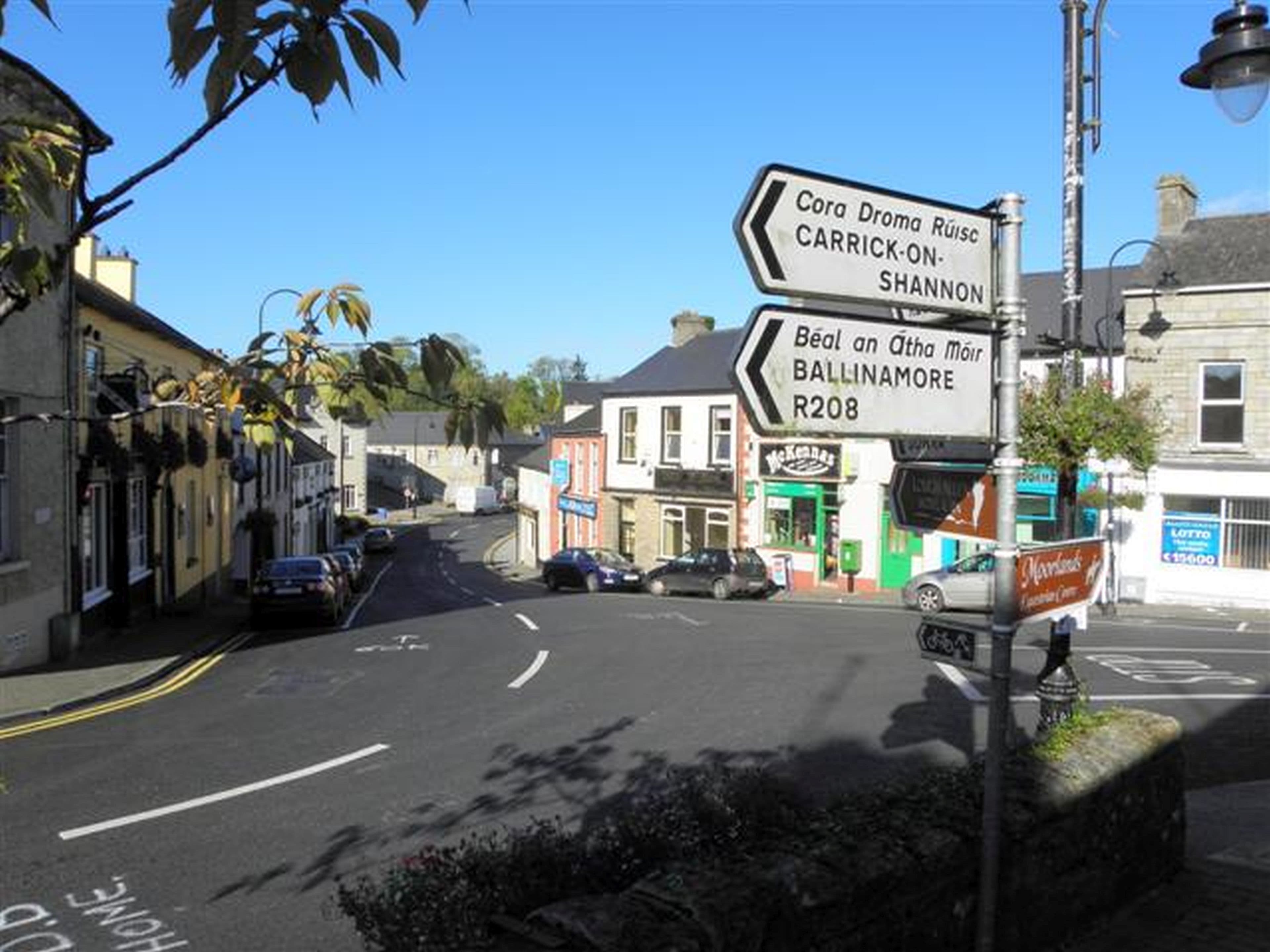 78 Drumshanbo Village Centre