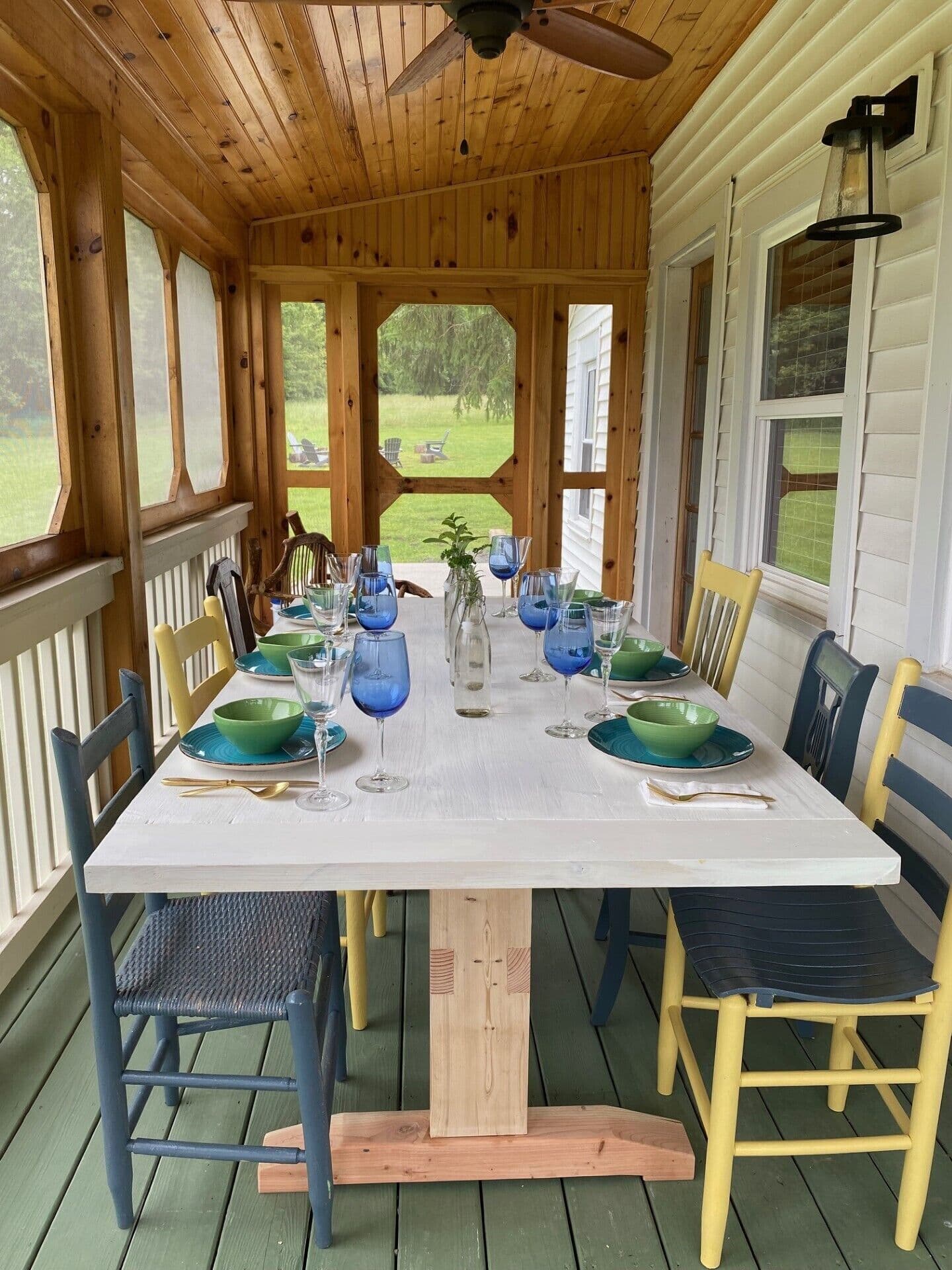 Screened-In porch Dining