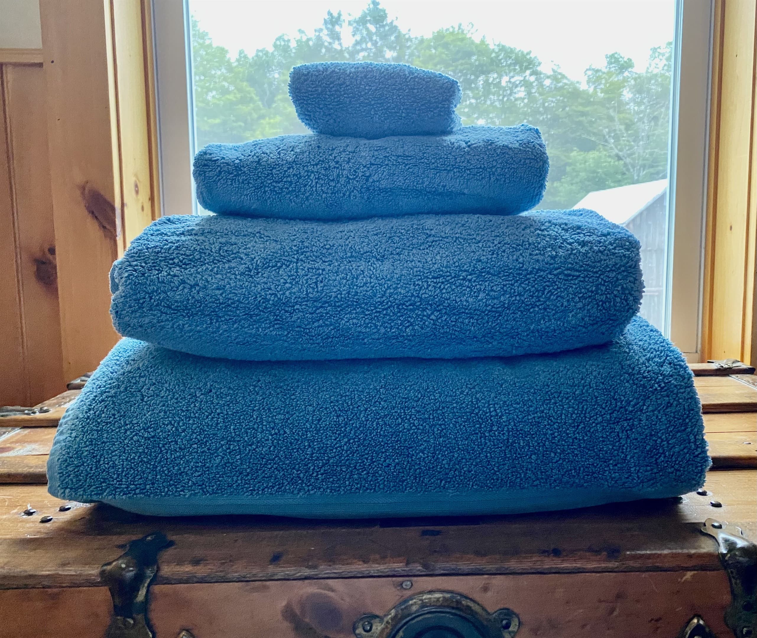 Thick and thirsty Egyptian cotton towels and 1200+ thread count sheets. 