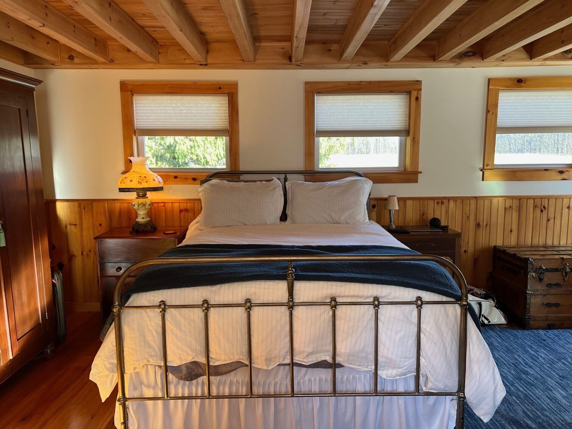 Upper floor large queen with ensuite bathroom