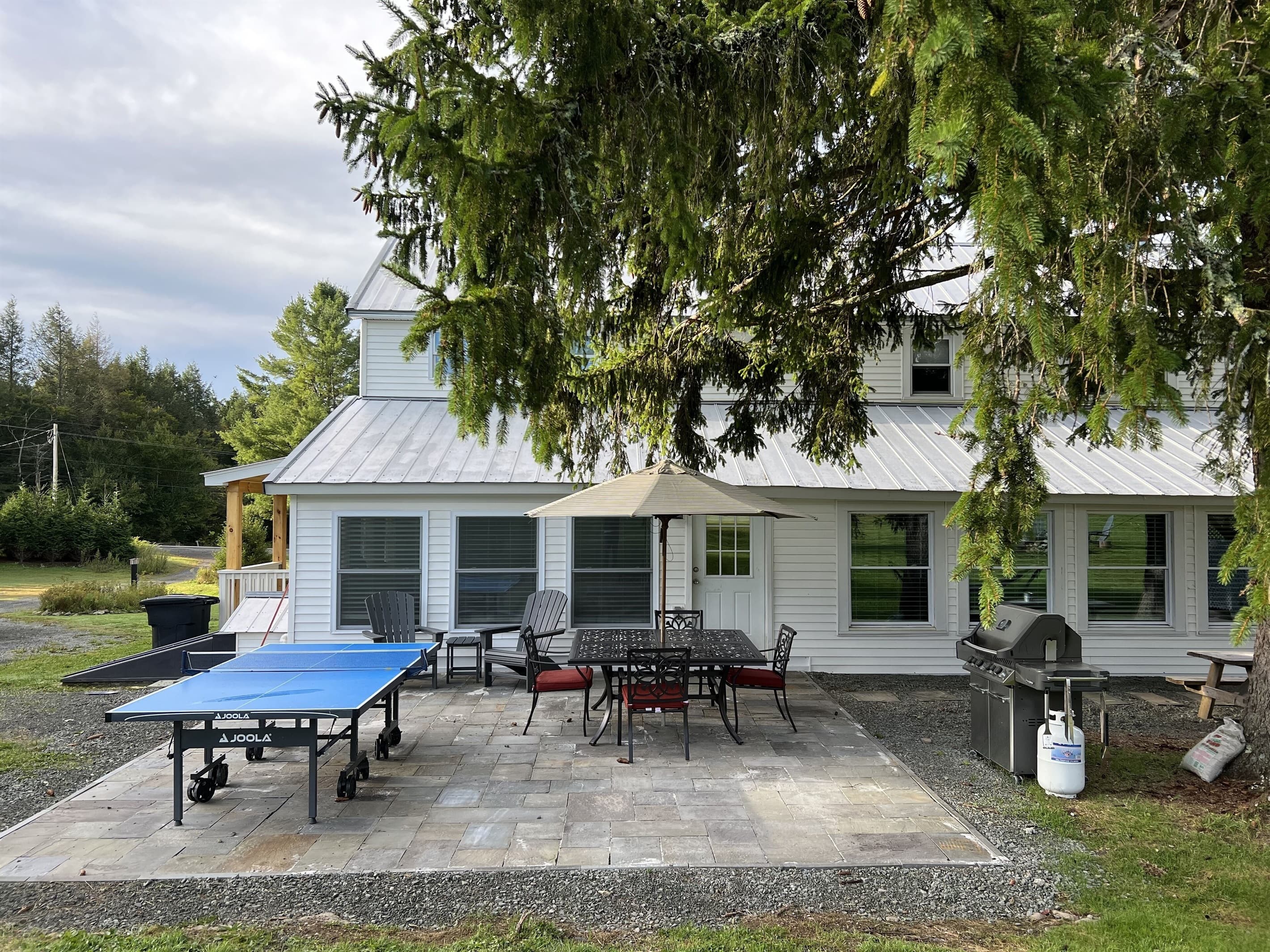 Outdoor dining & Ping Pong