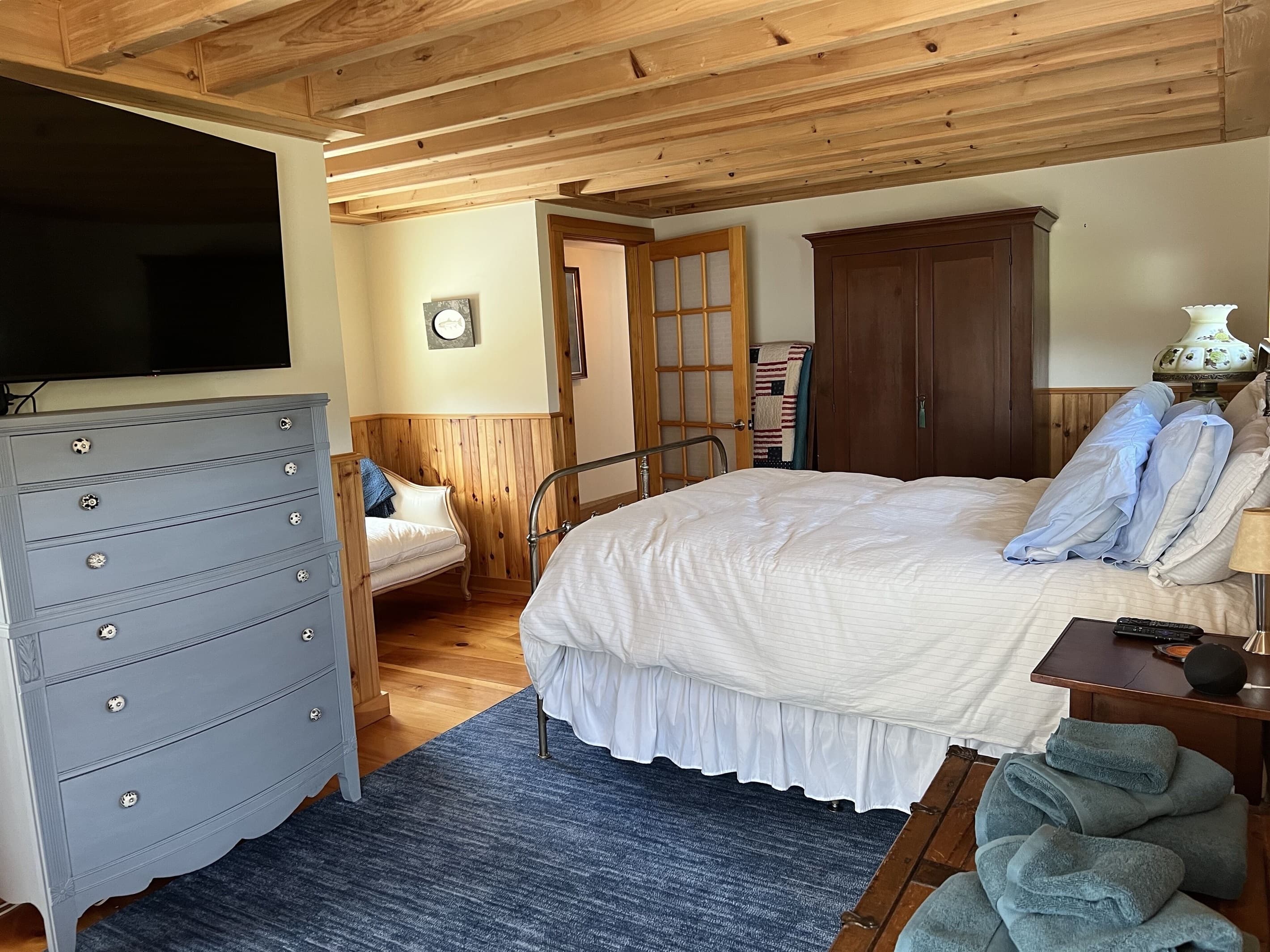 Upper floor large queen with ensuite bathroom