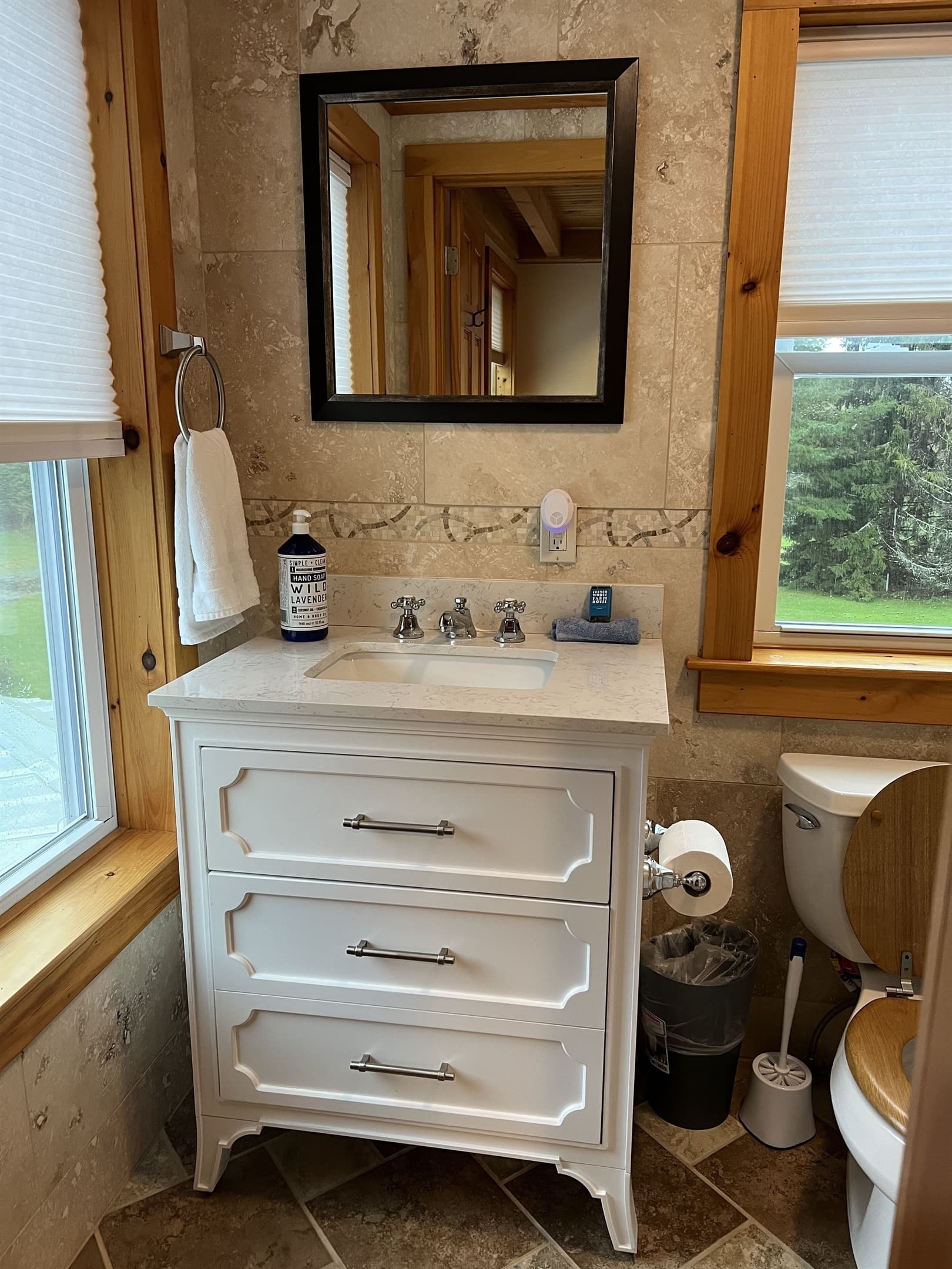 Ensuite bath for primary bedroom