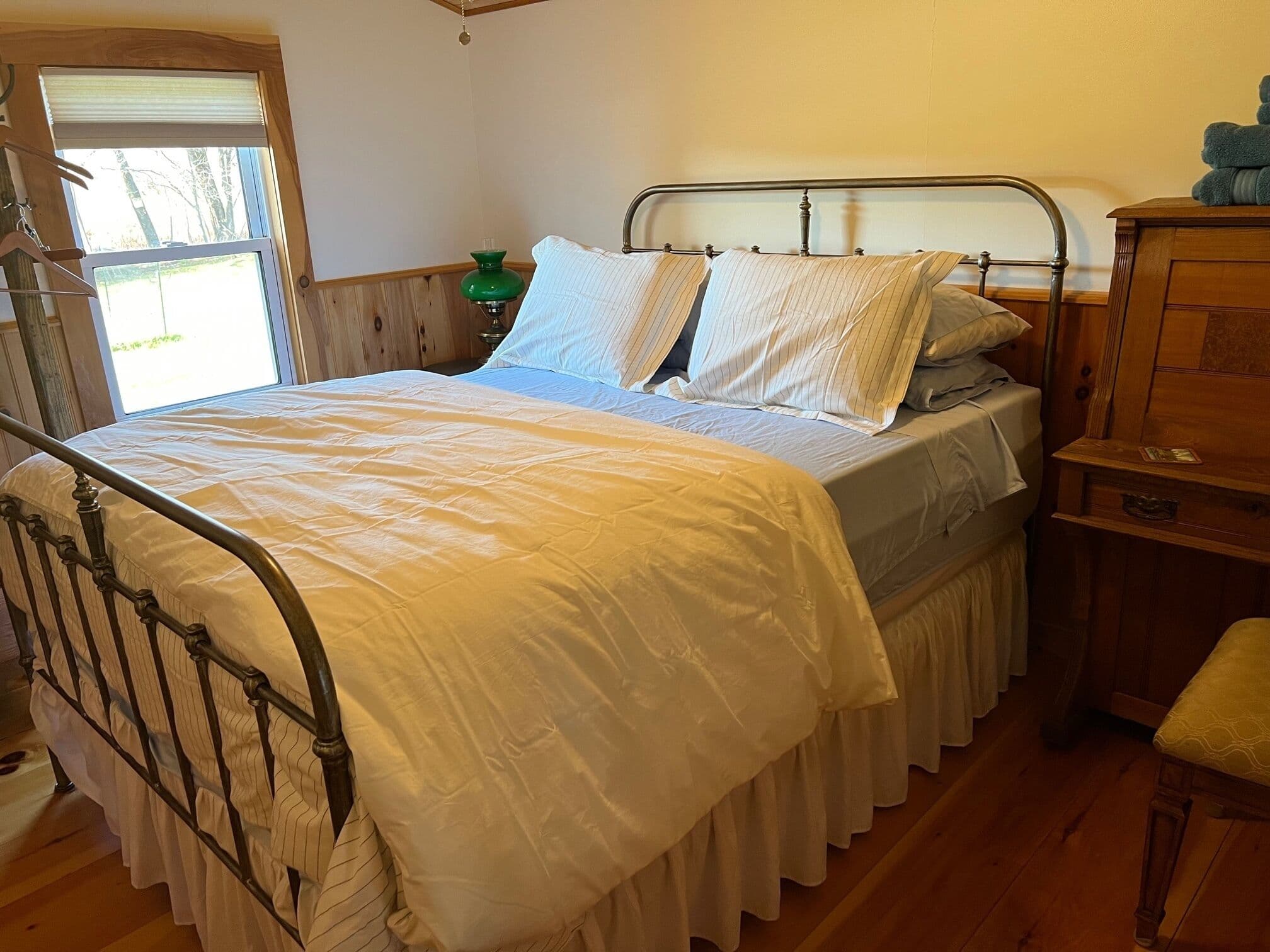 1st floor queen with down comforter duvet. Easy access to full bath on 1st floor