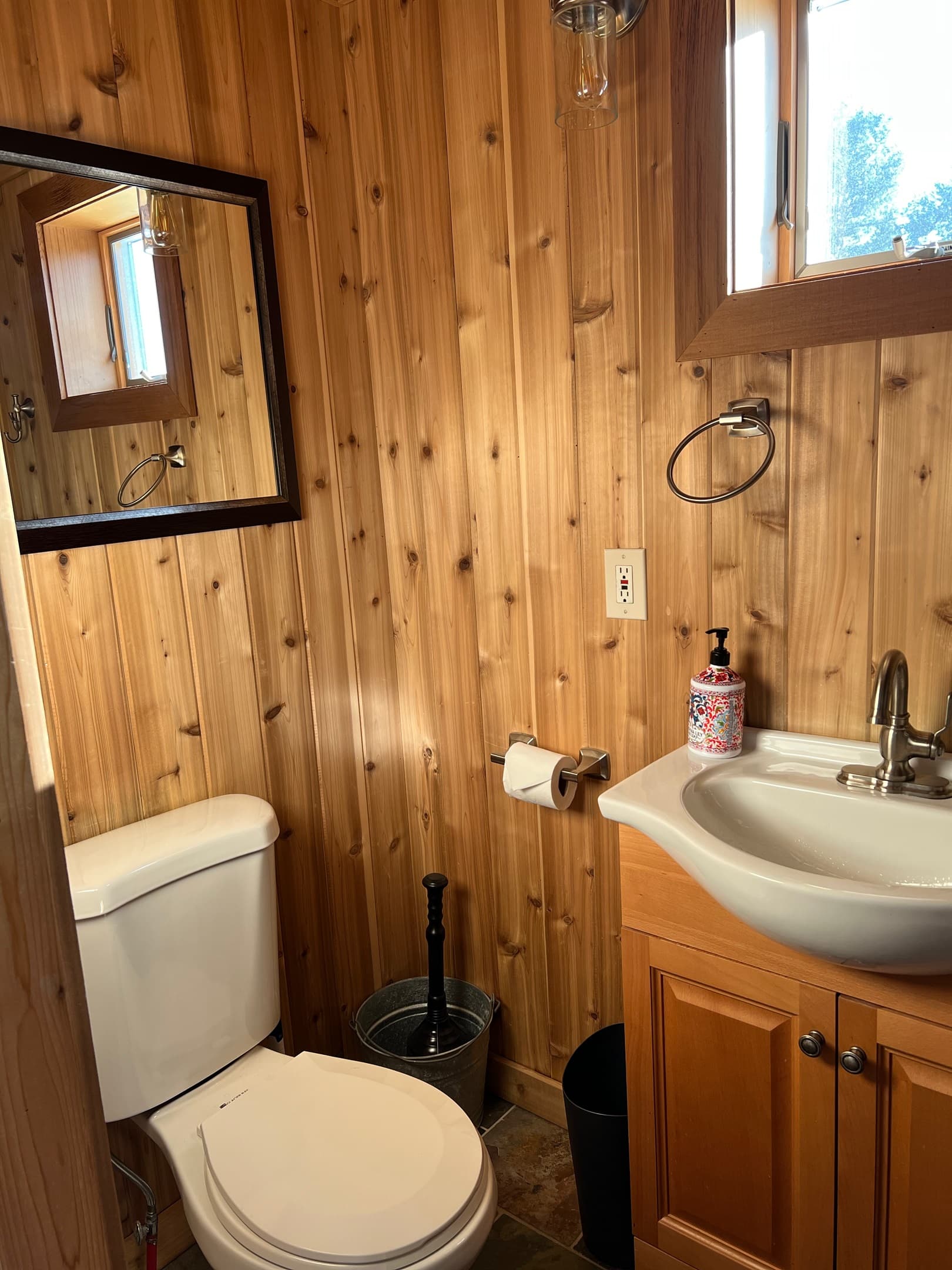 second floor hall bathroom