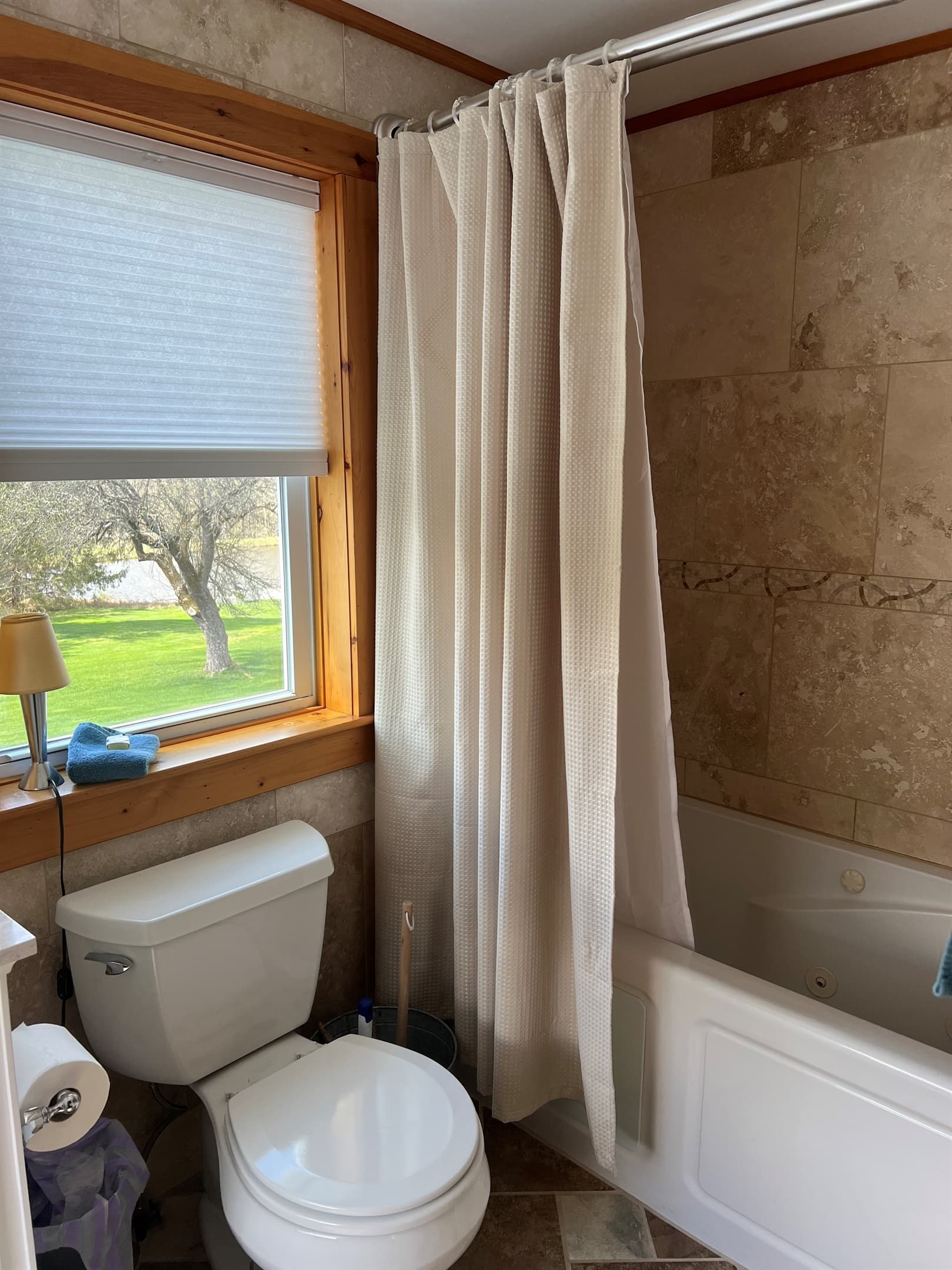 shower/tub