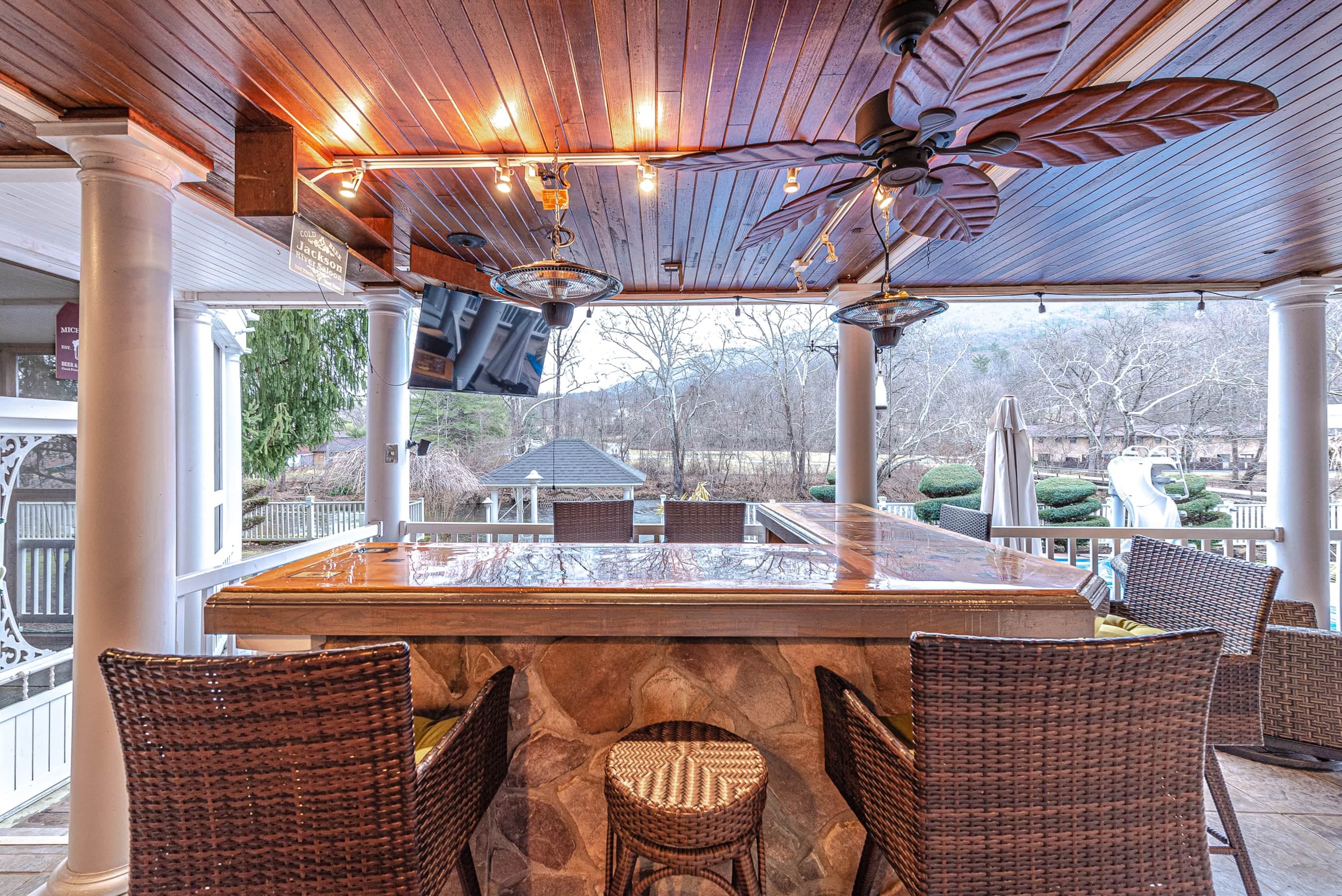 Outdoor Bar