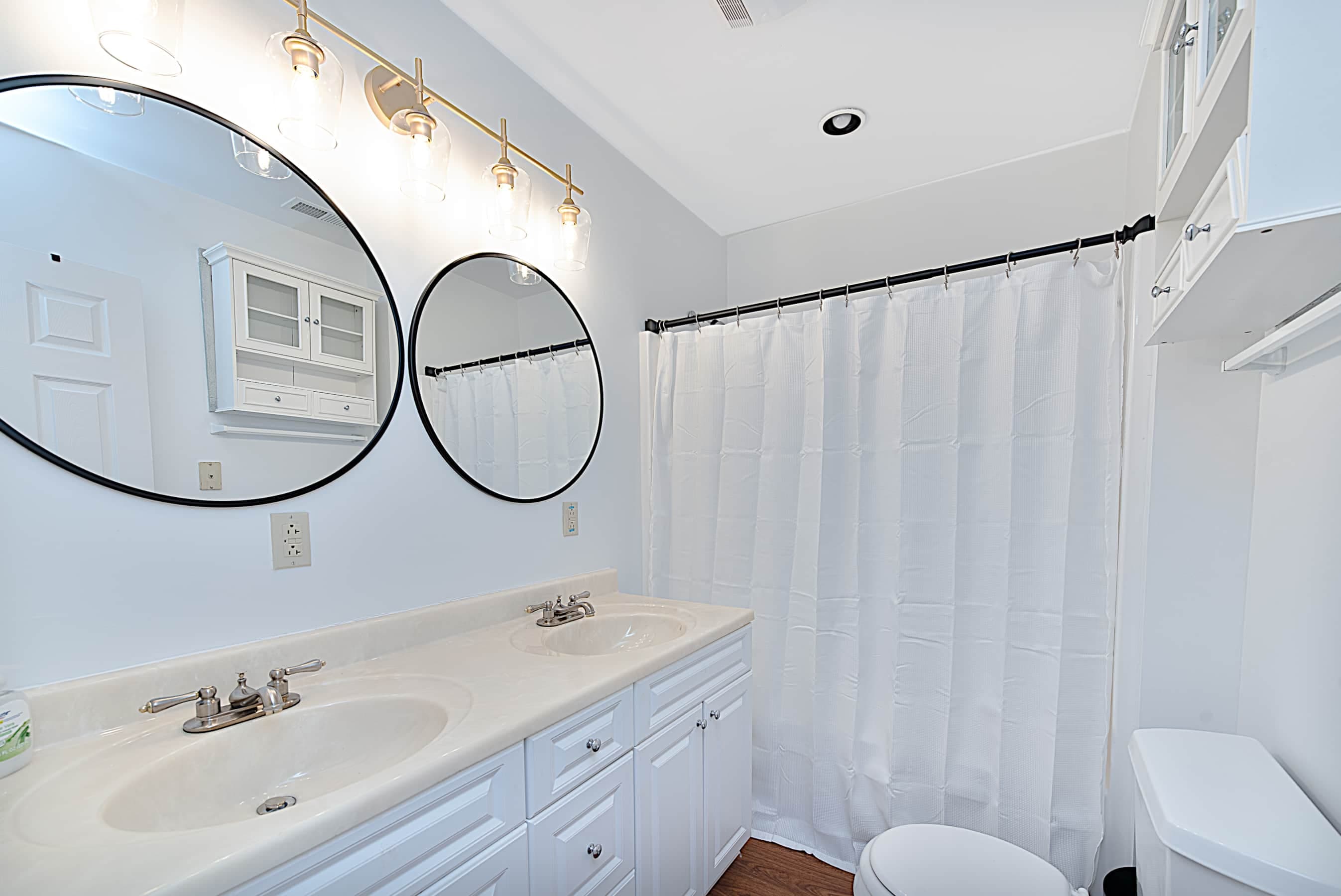 Downstairs Bathroom with Shower Tub Combo
