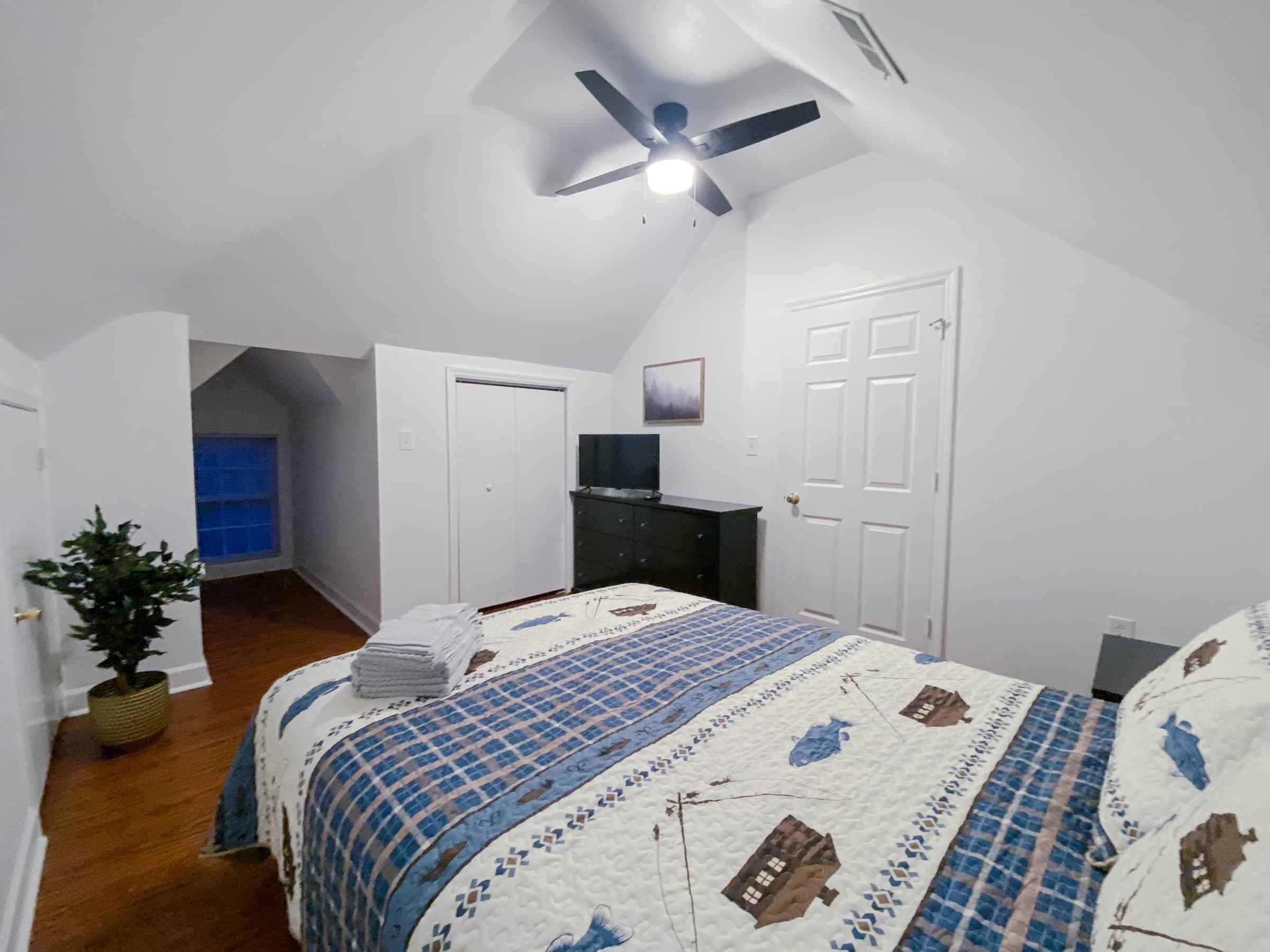 Top Floor Queen Bed