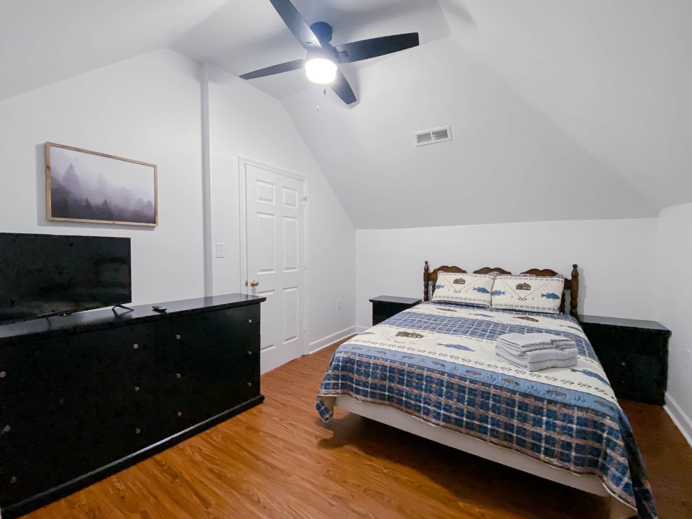Top Floor Queen Bed