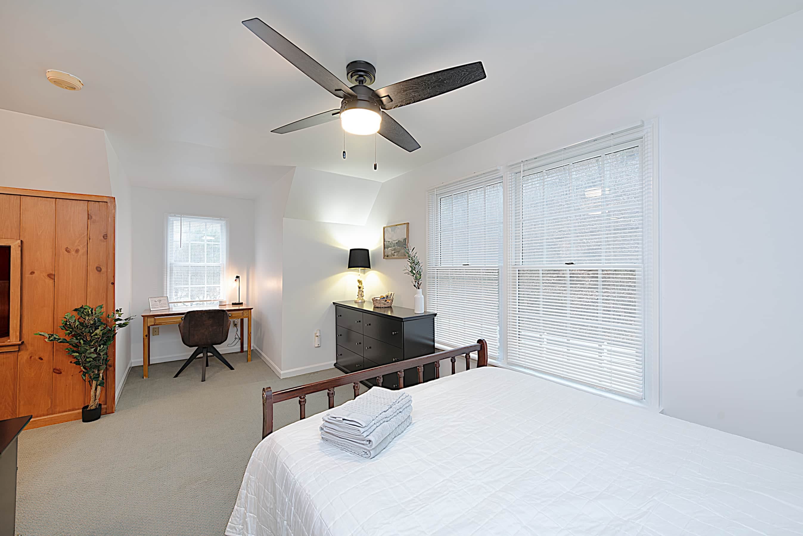Studio Bedroom Queen Bed