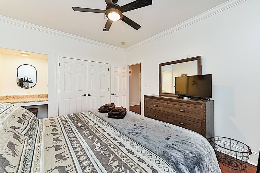 King Bed with Vanity