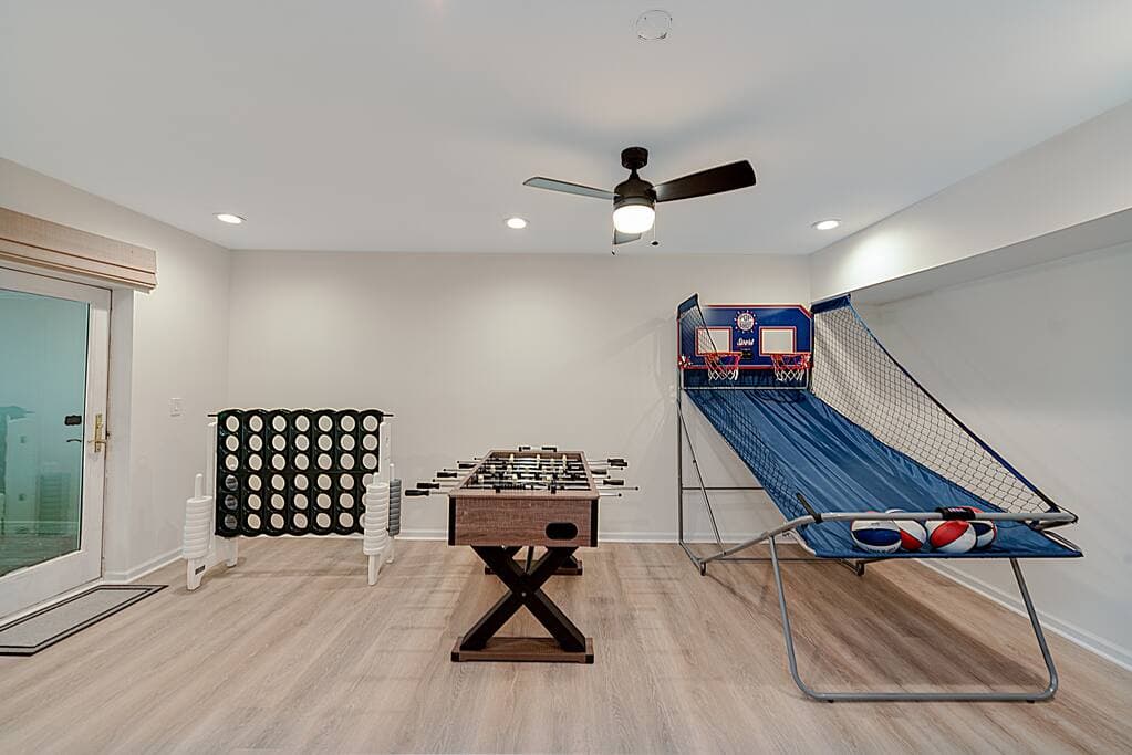 Side B Gameroom