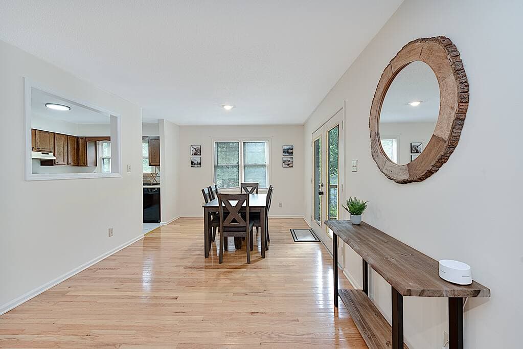 Side B Dining area