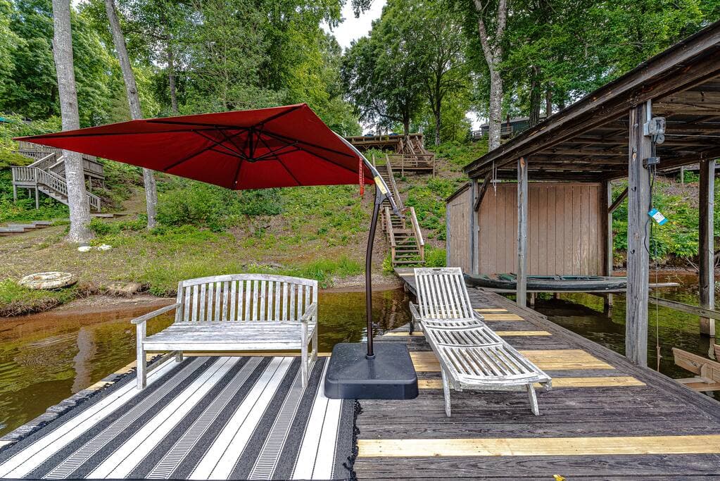 Shared dock space