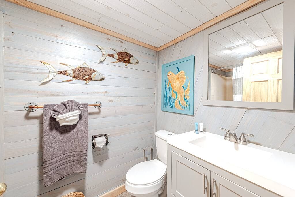 Custom bathroom with Tahiti Design