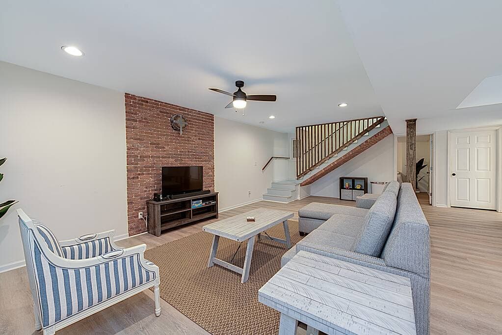 Downstairs Living Room with pull out Full Sleeper
