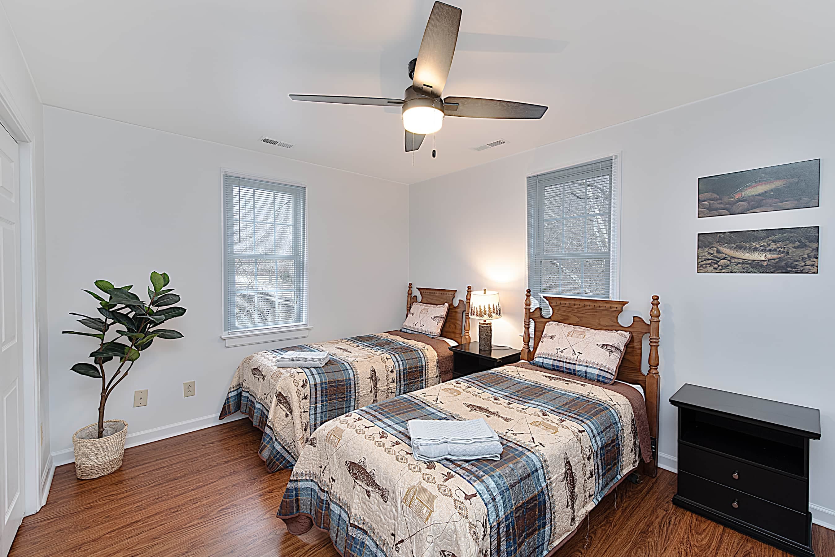 Downstairs Bedroom 2 Twin Beds with River Views