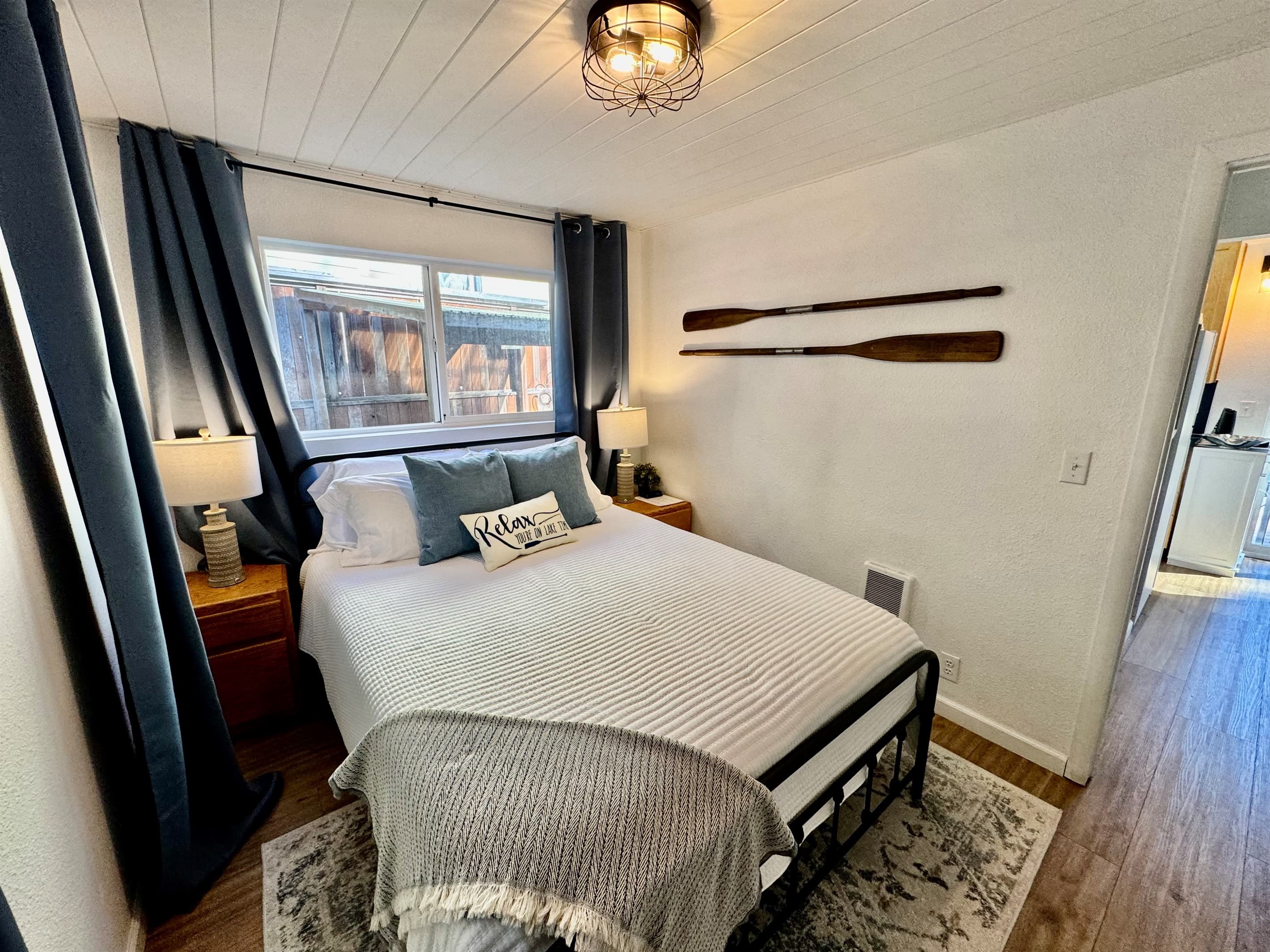 queen bedroom