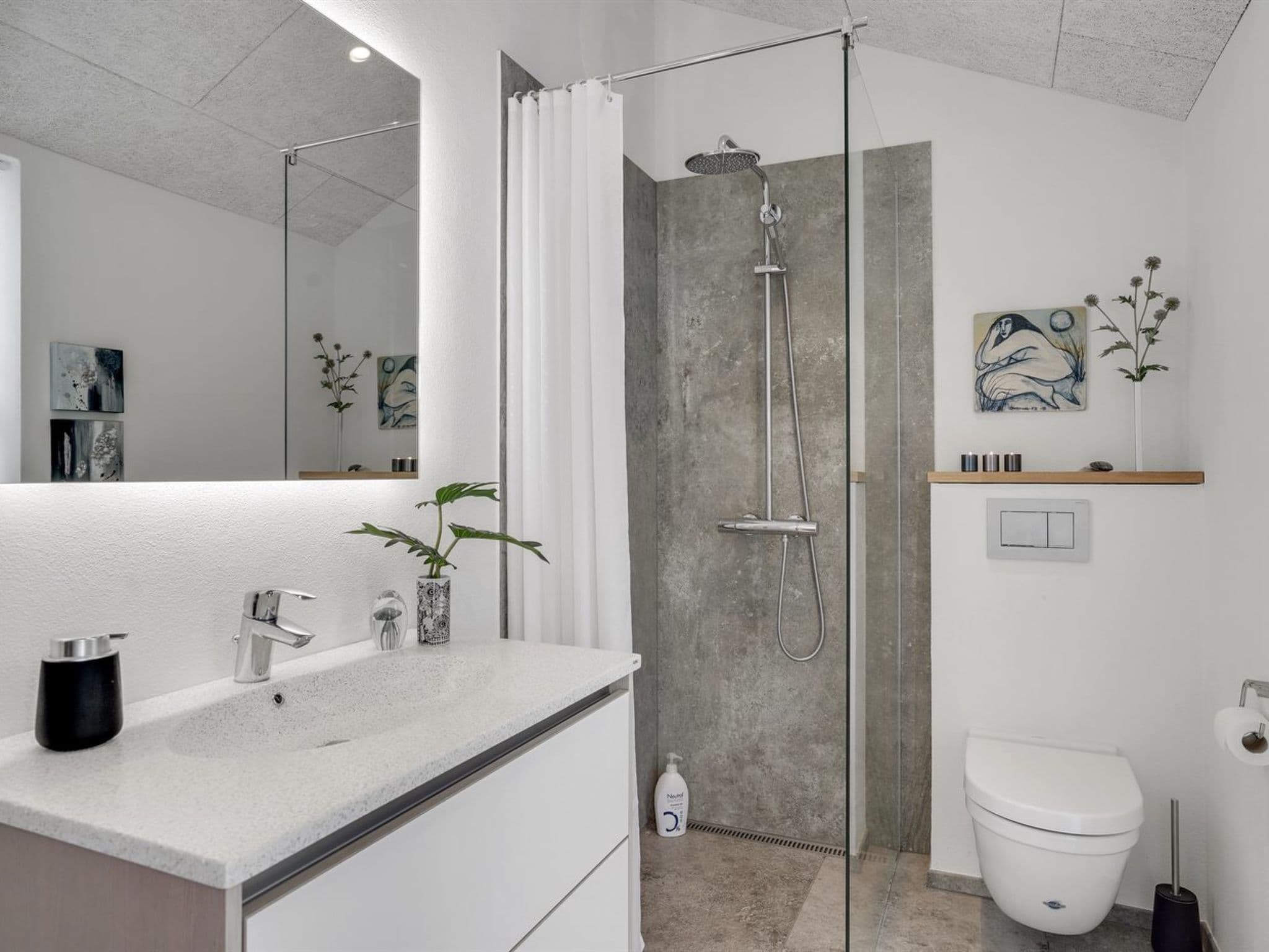 Bathroom / Wellness