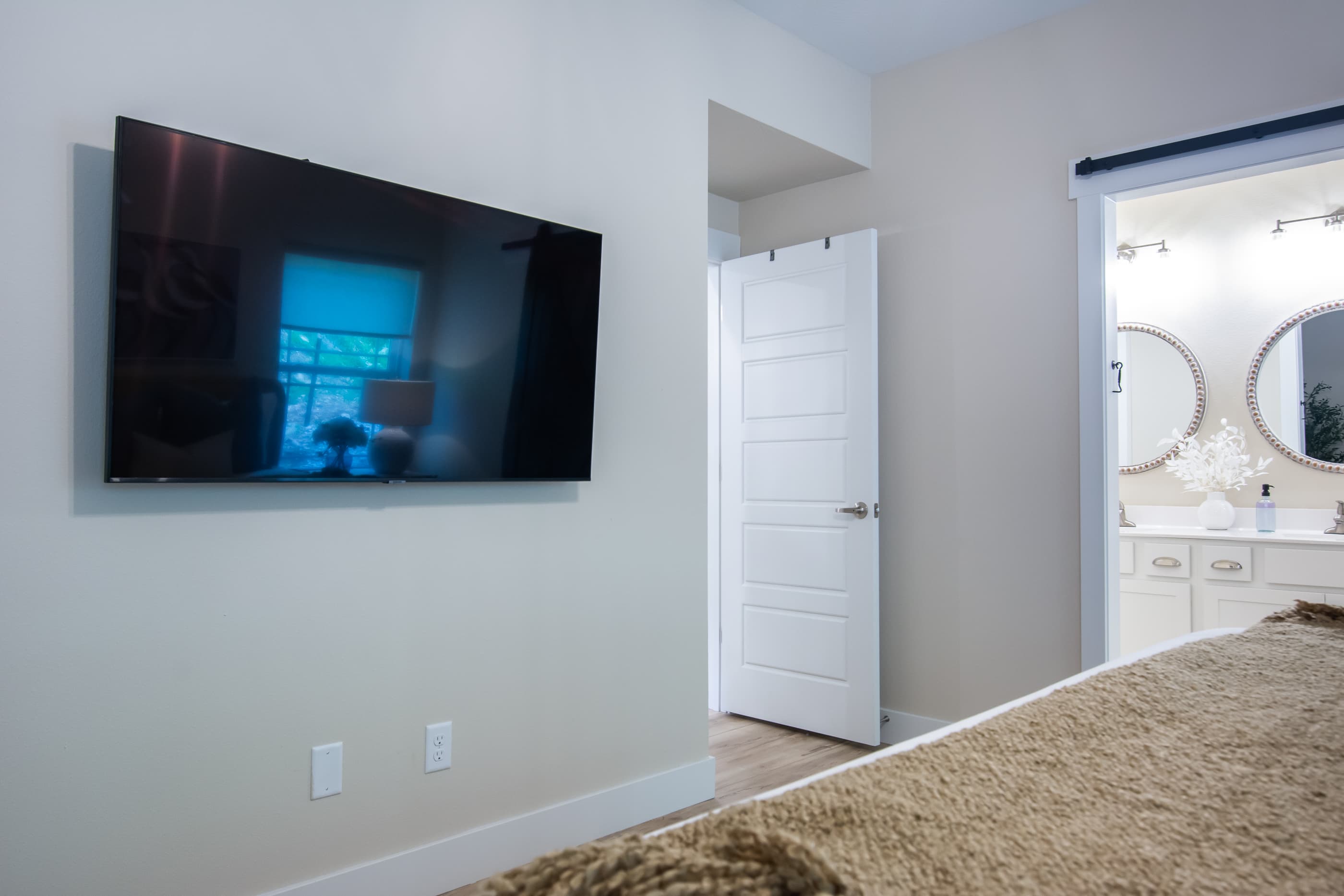 TV in main level bedroom