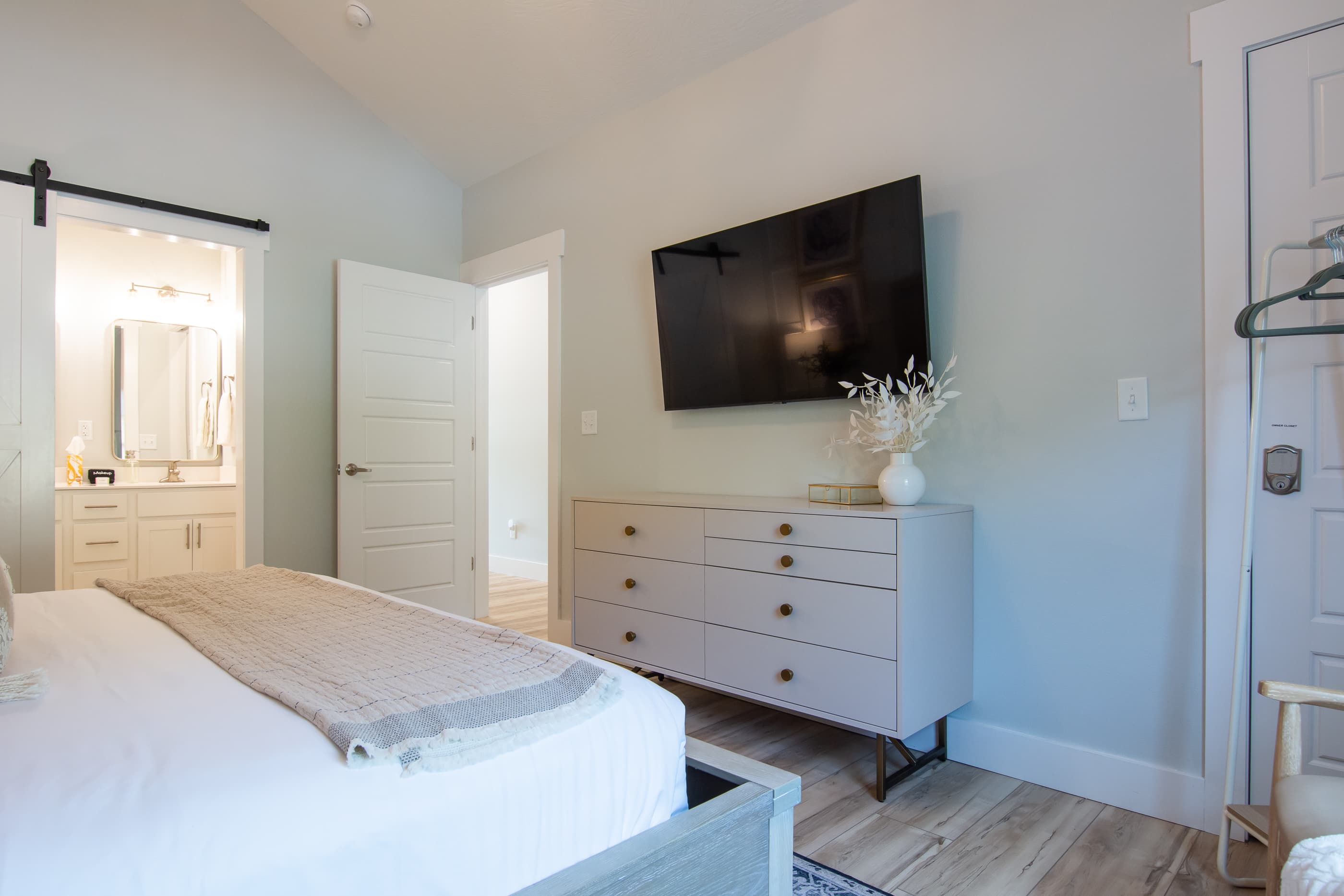 Bedroom 3- Upper level room with tv and ample storage space
