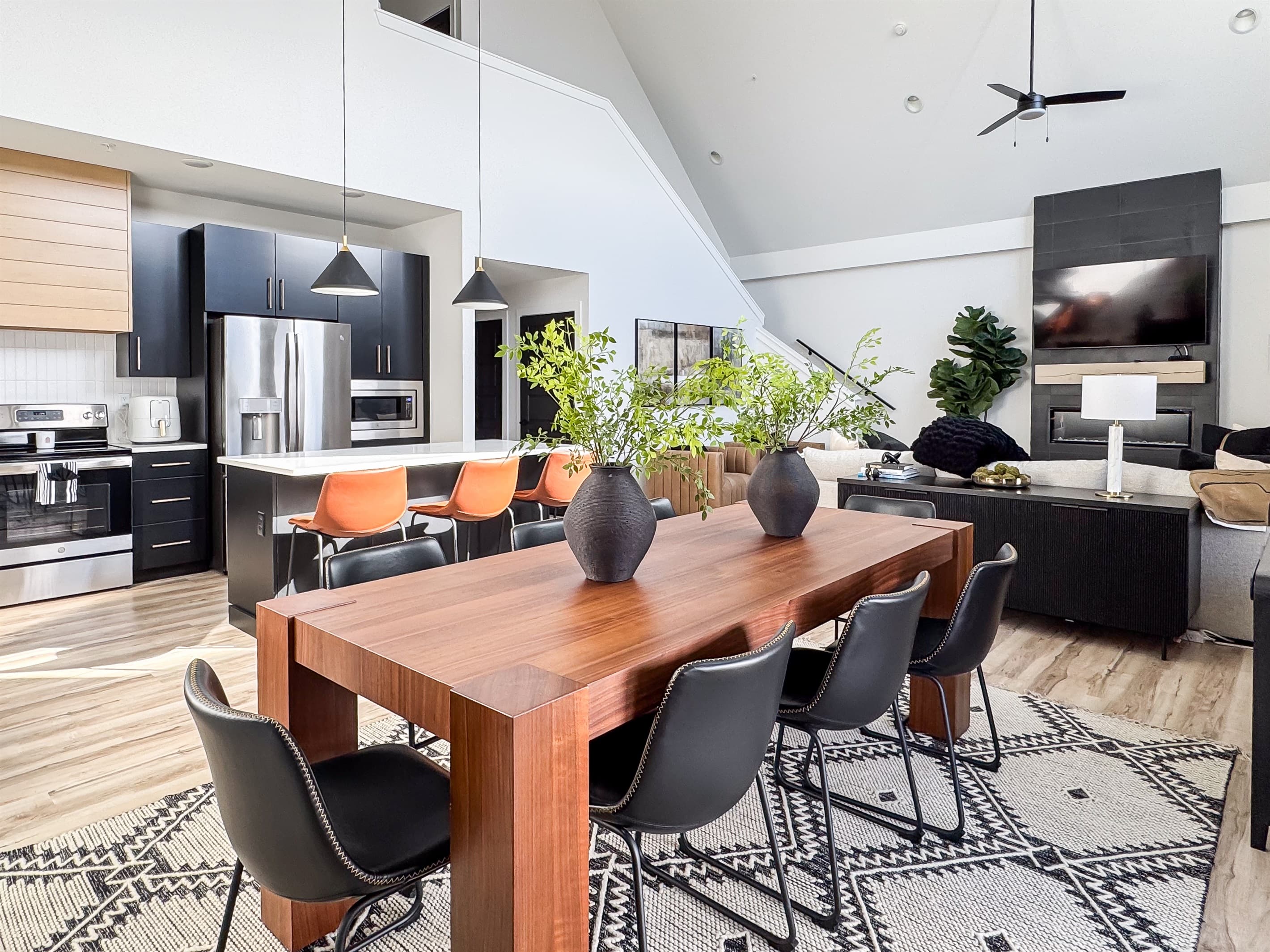 Two options of seating for dining