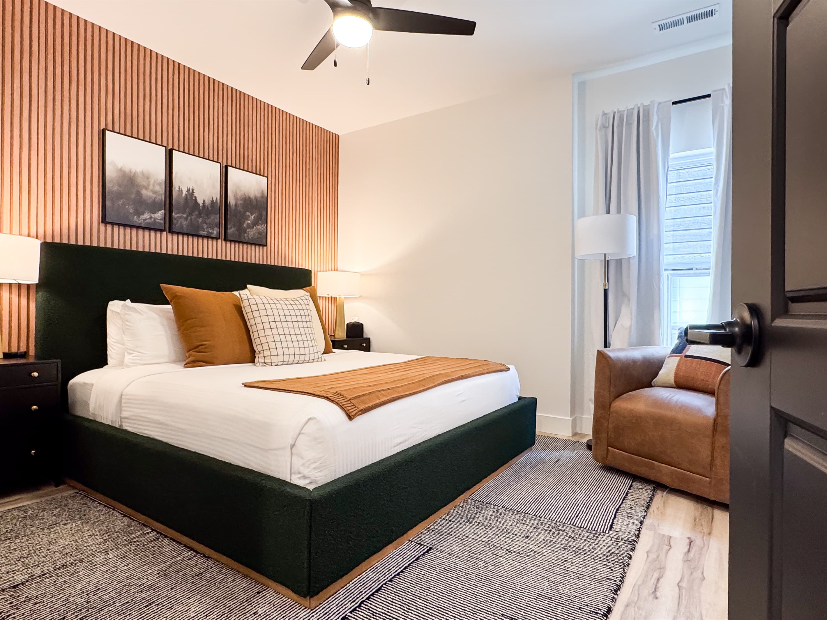Bedroom 6 (Downstairs): King with en-suite bathroom