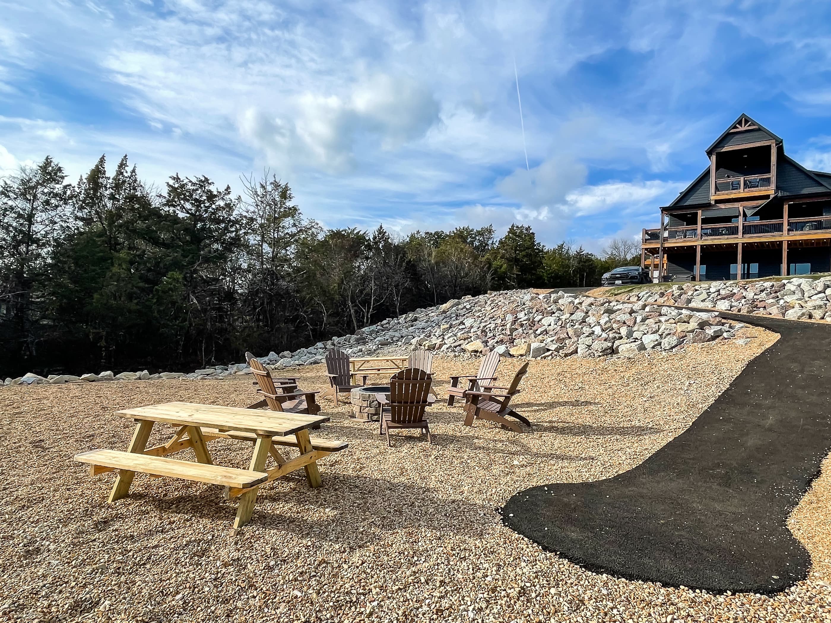 Picnic and lounge area around the fire pit