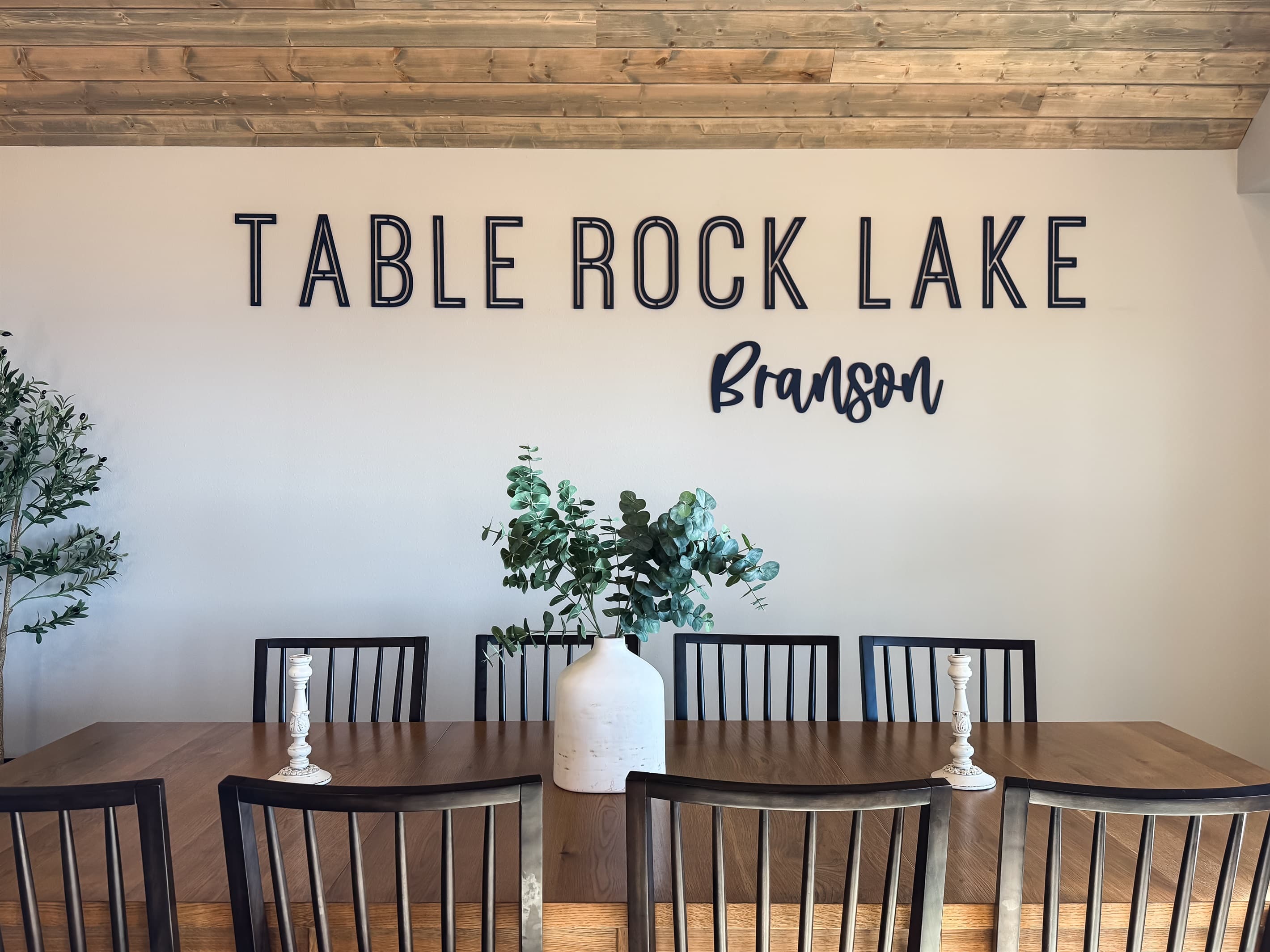 "I’ve been to Branson 4 times and this house was the best place I’ve ever stayed! It’s a great Location , the house is beautiful, very clean and organized well"  – Amy (Texas)