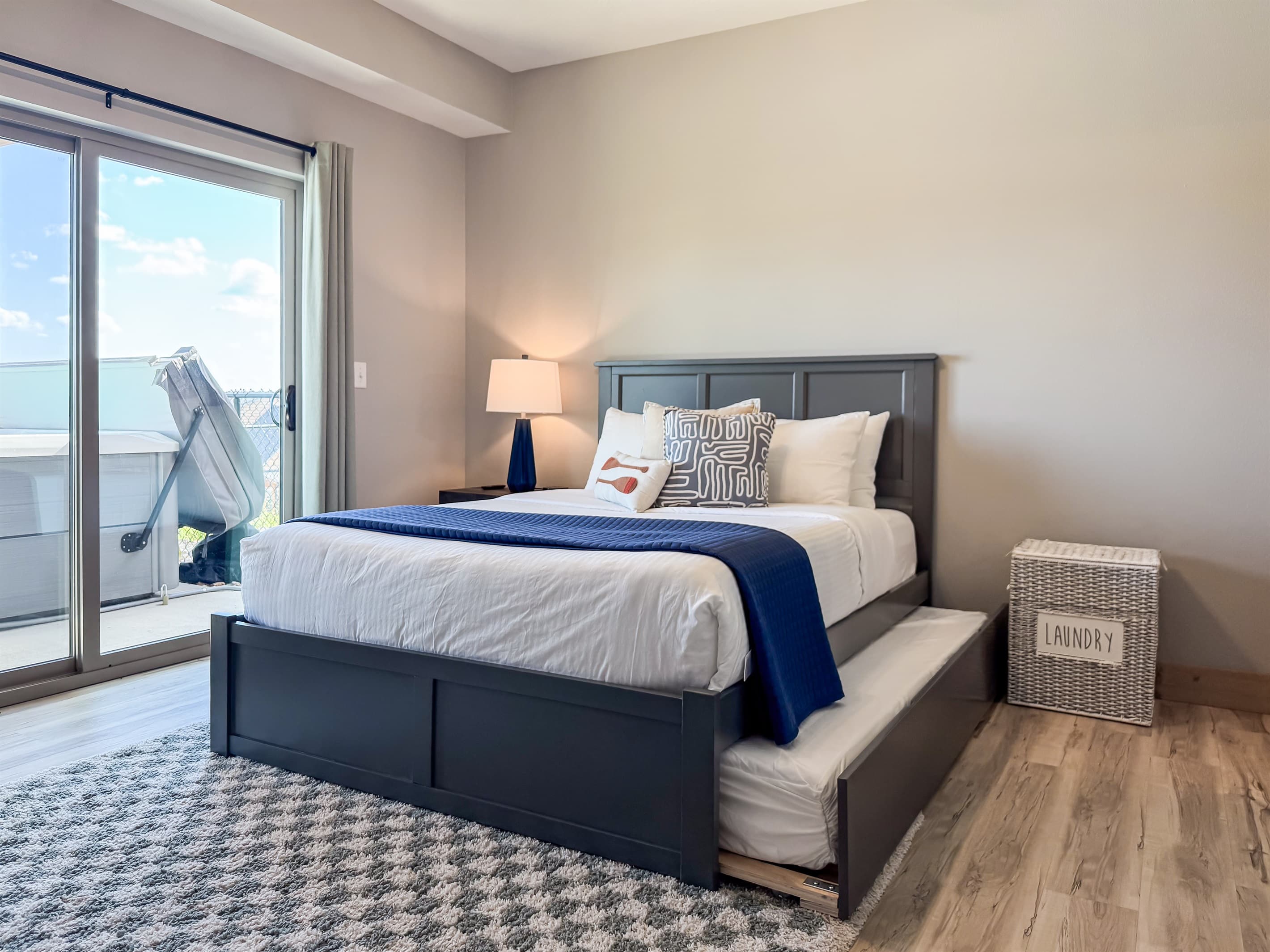 Bedroom 4 King bed with Twin trundle
