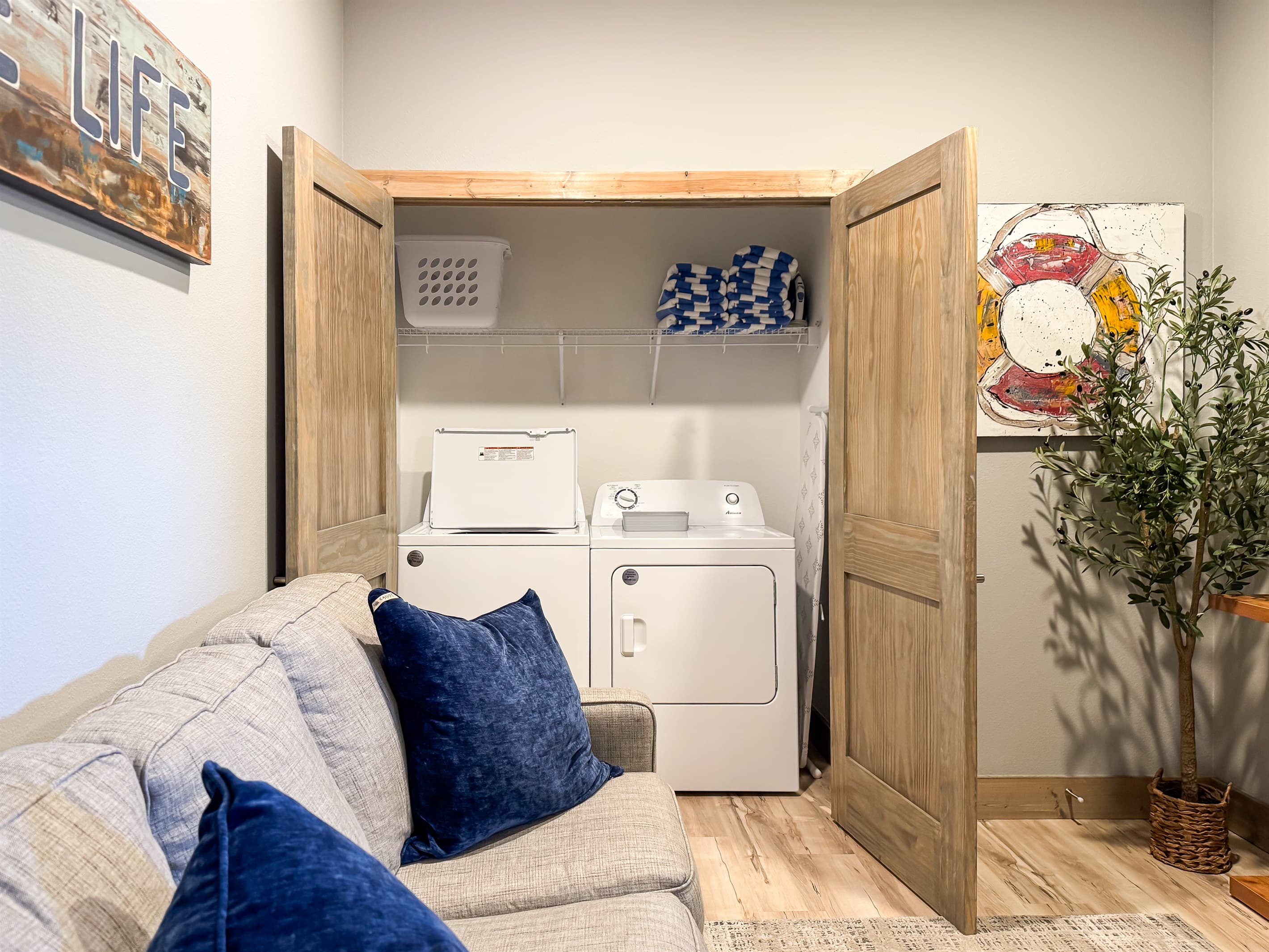 Washer and dryer access to all guests on entry level access