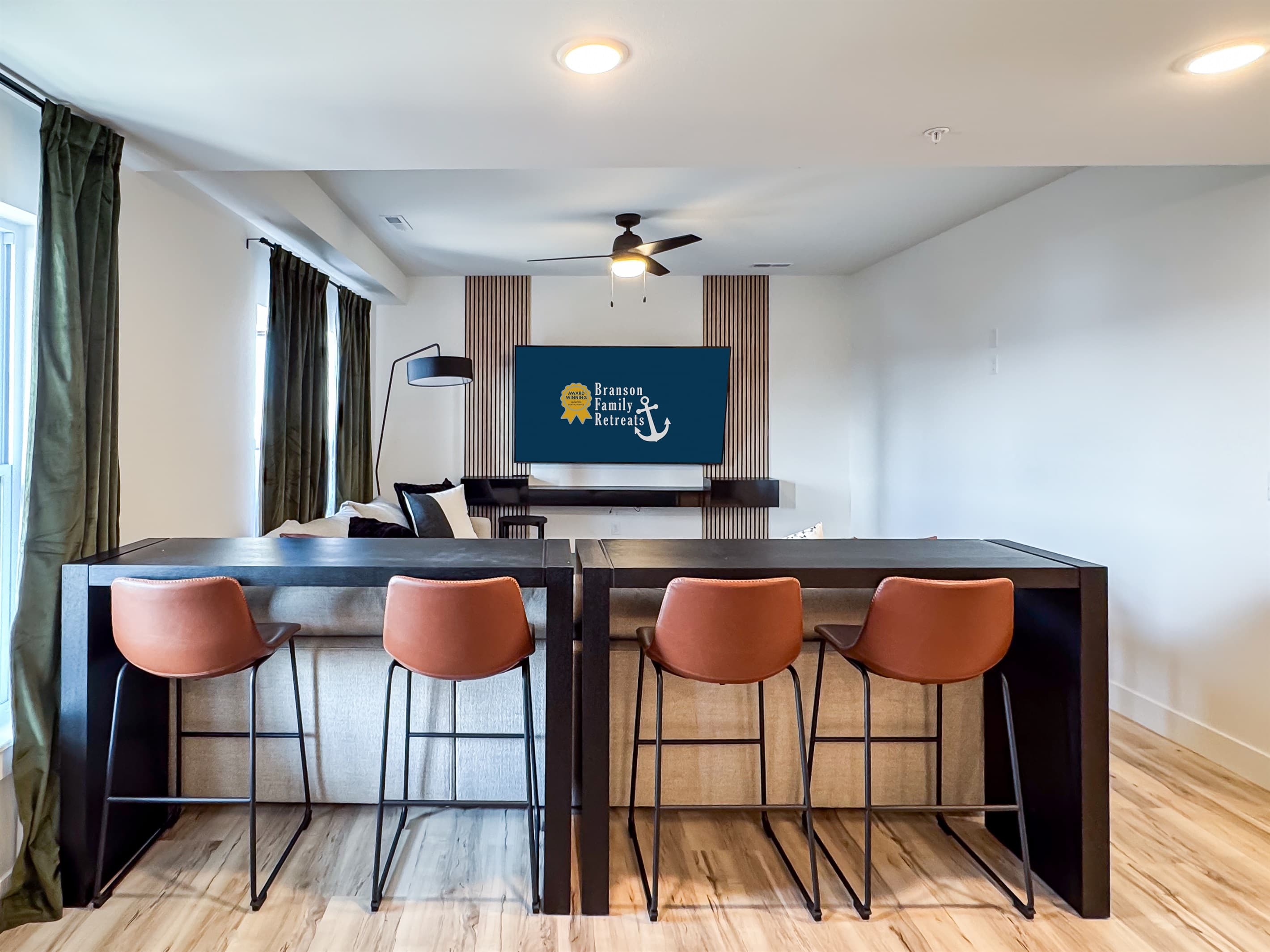 Many options for seating including bar chairs