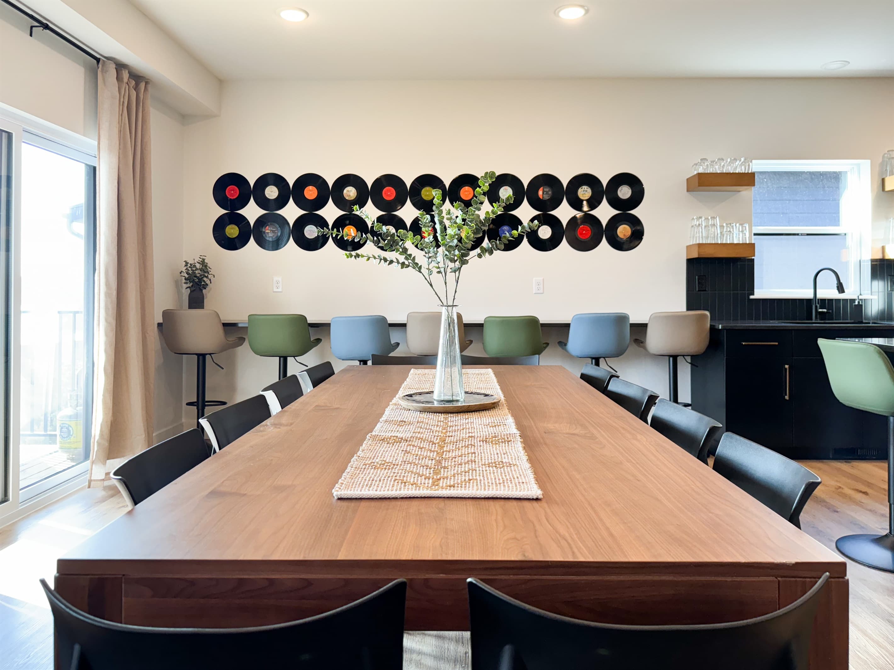 Dining room table to hold many to eat or play games