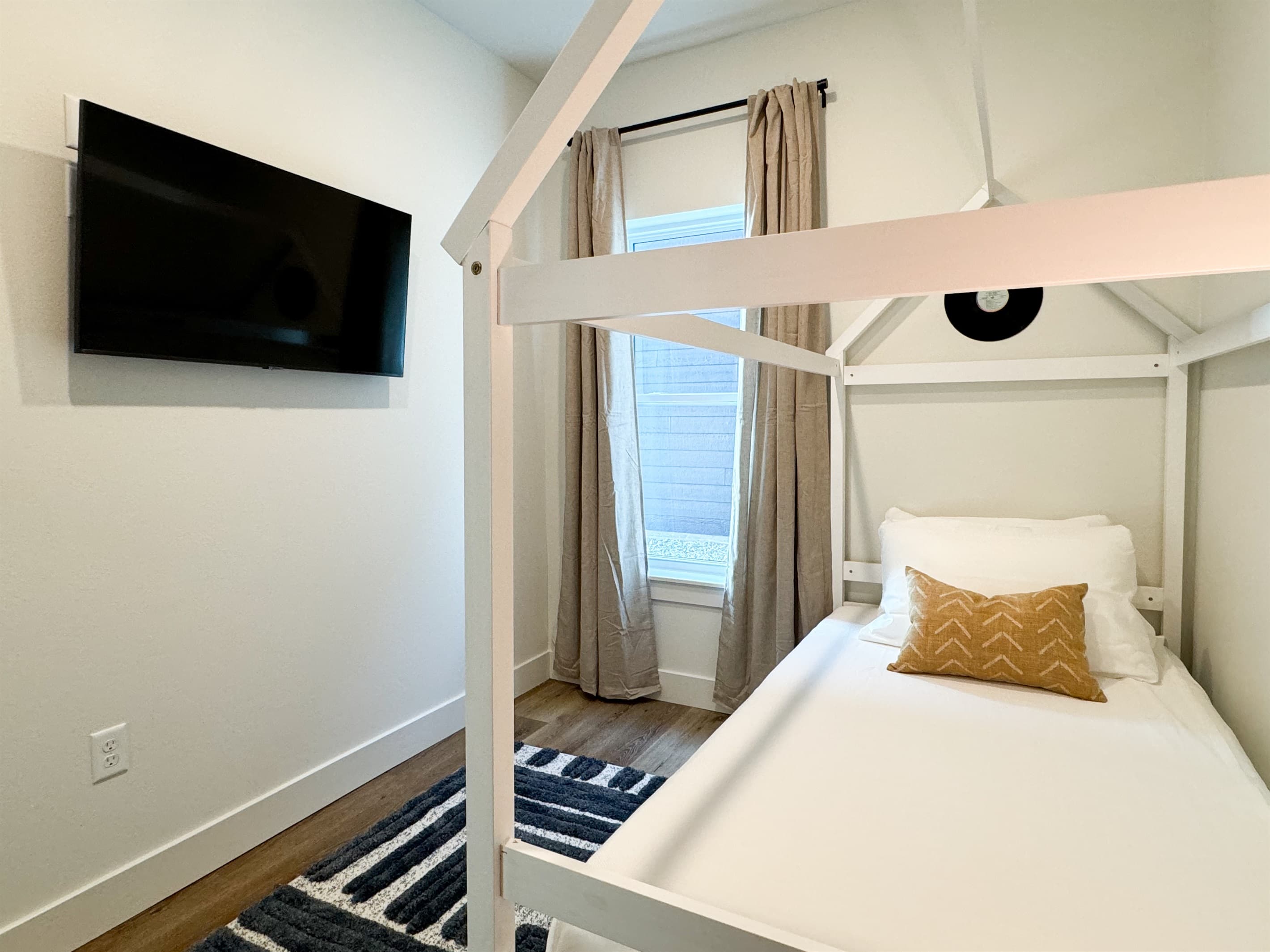 Bedroom 5: Twin bed with trundle with Tv