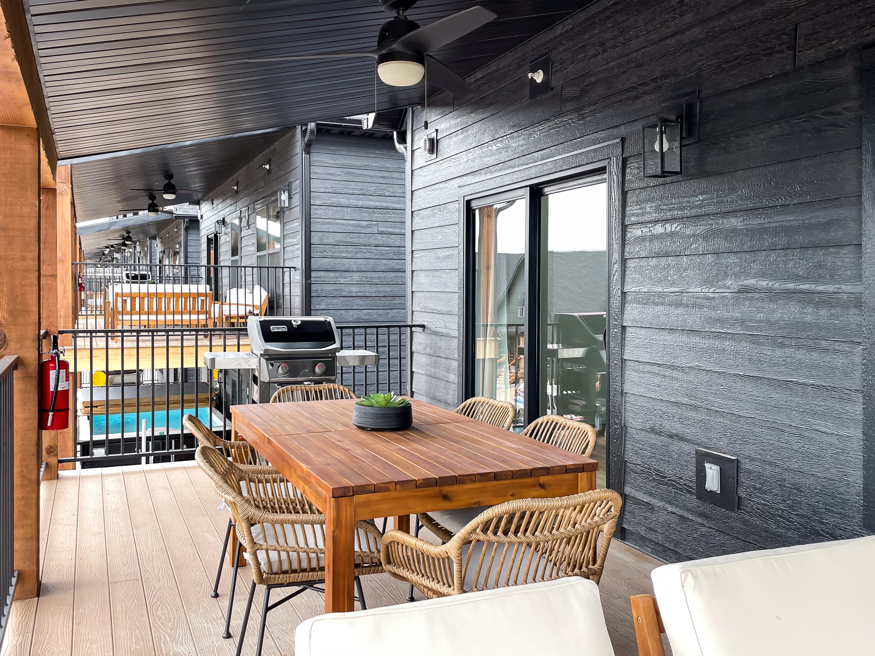 Main level deck with spacious outdoor dining and gas grill