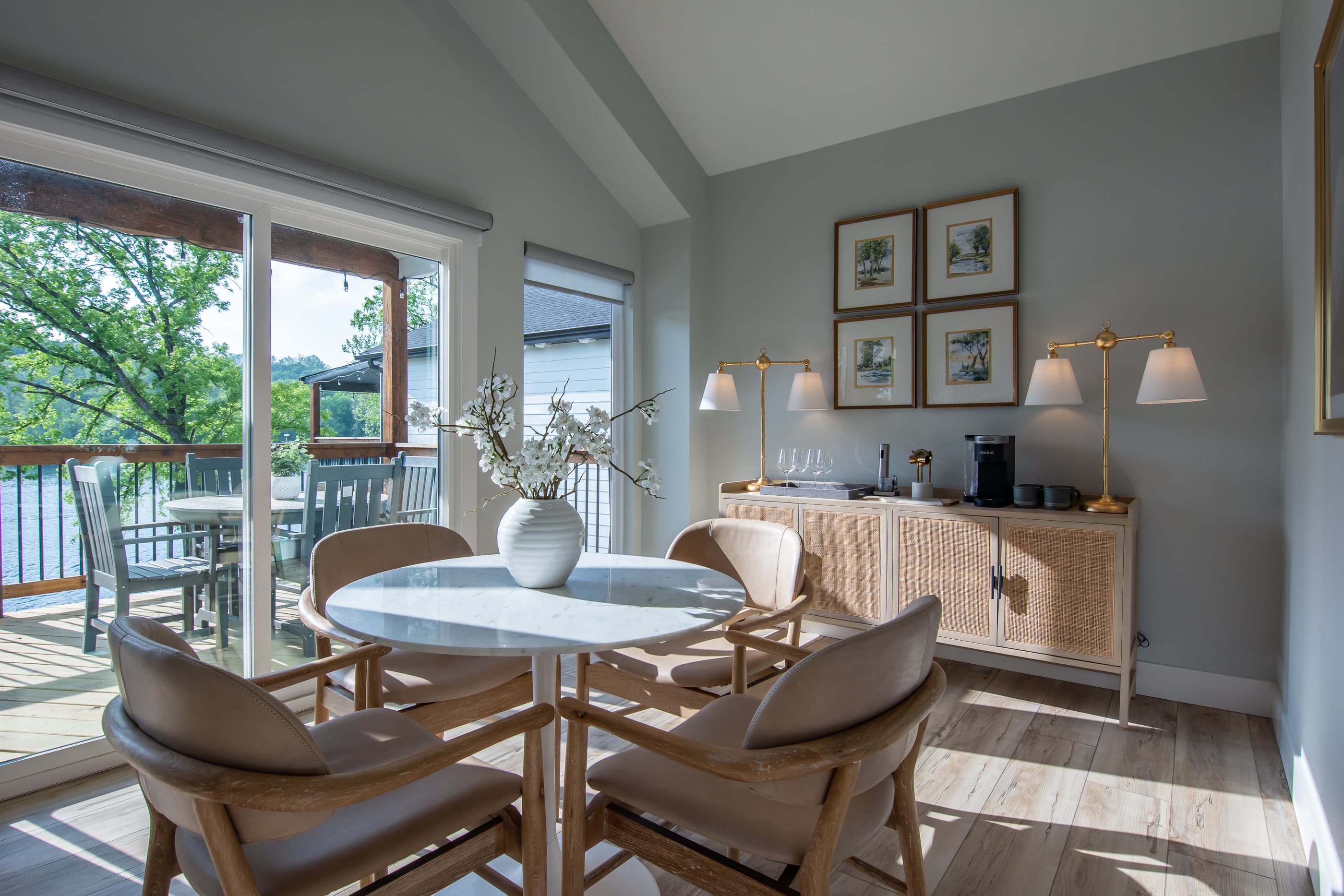 Upper level cozy dining nook and coffee bar