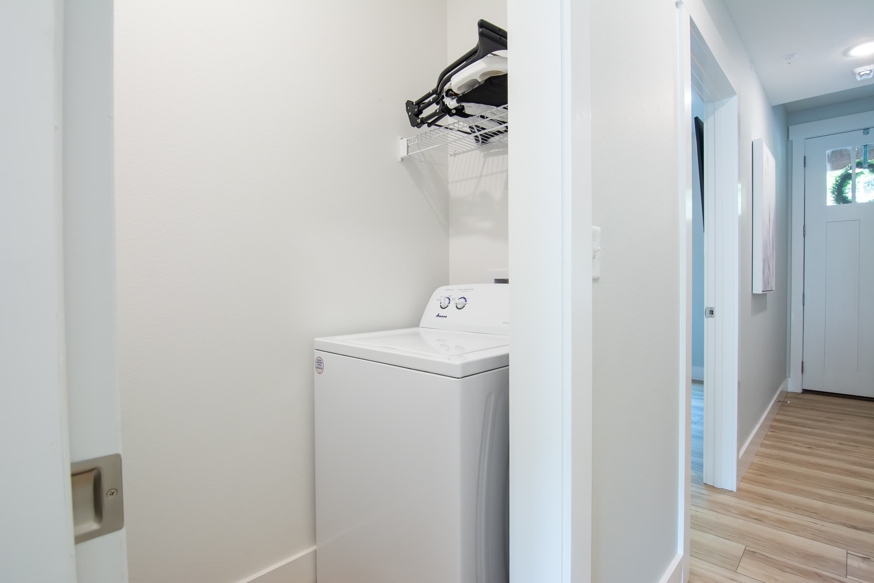 Main level washer and dryer