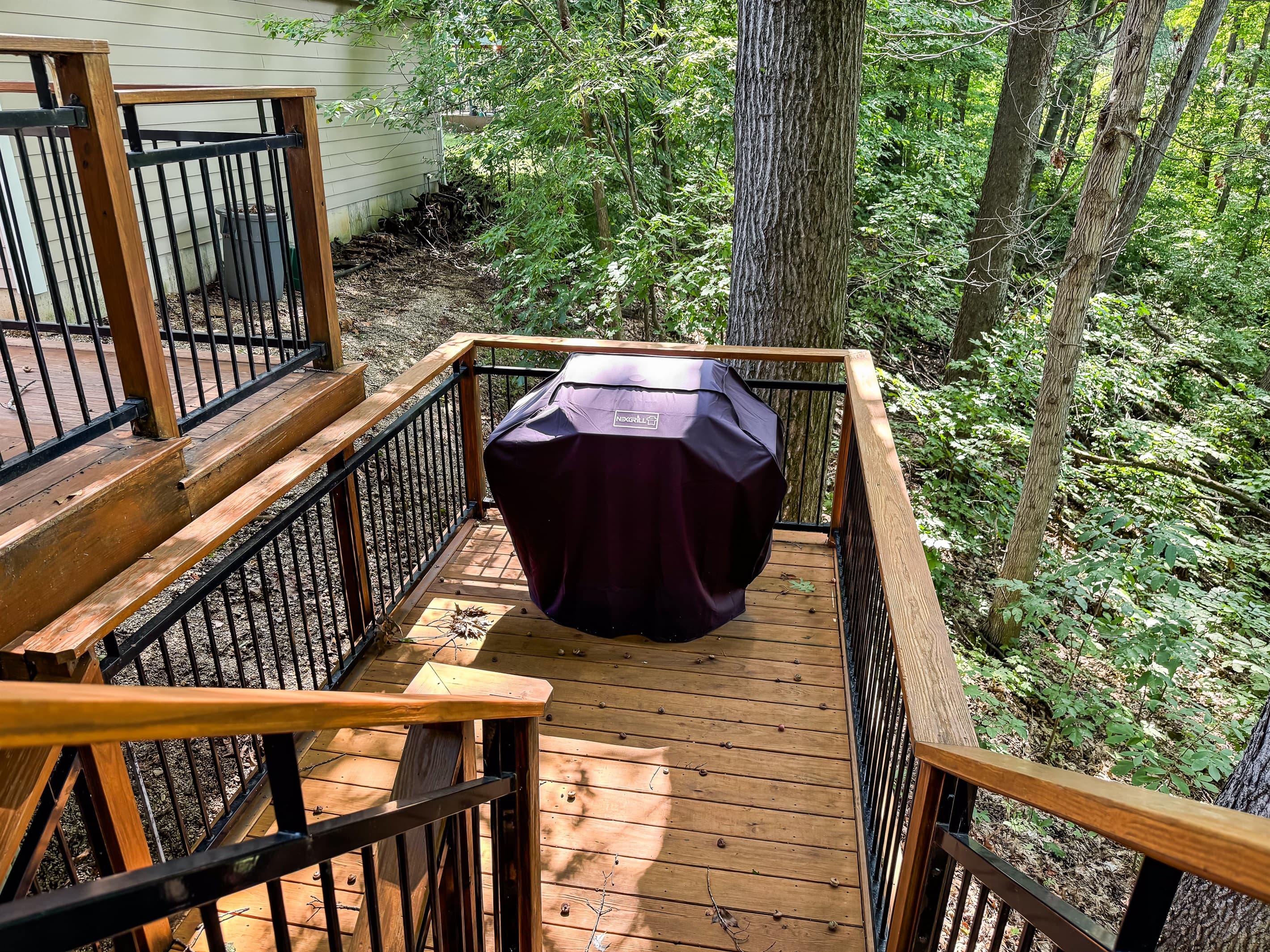 Propane Gas Grill on the back deck for fabulous family grilling dinners at Pointer Haus.