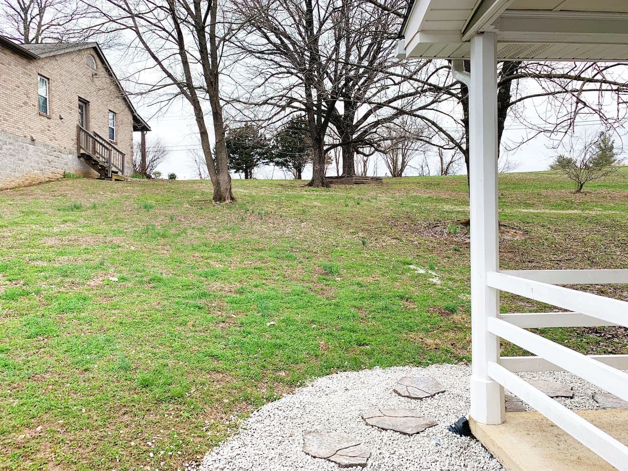 Large outdoor space for doggies and the Setter Haus just to the right of Fox Haus.