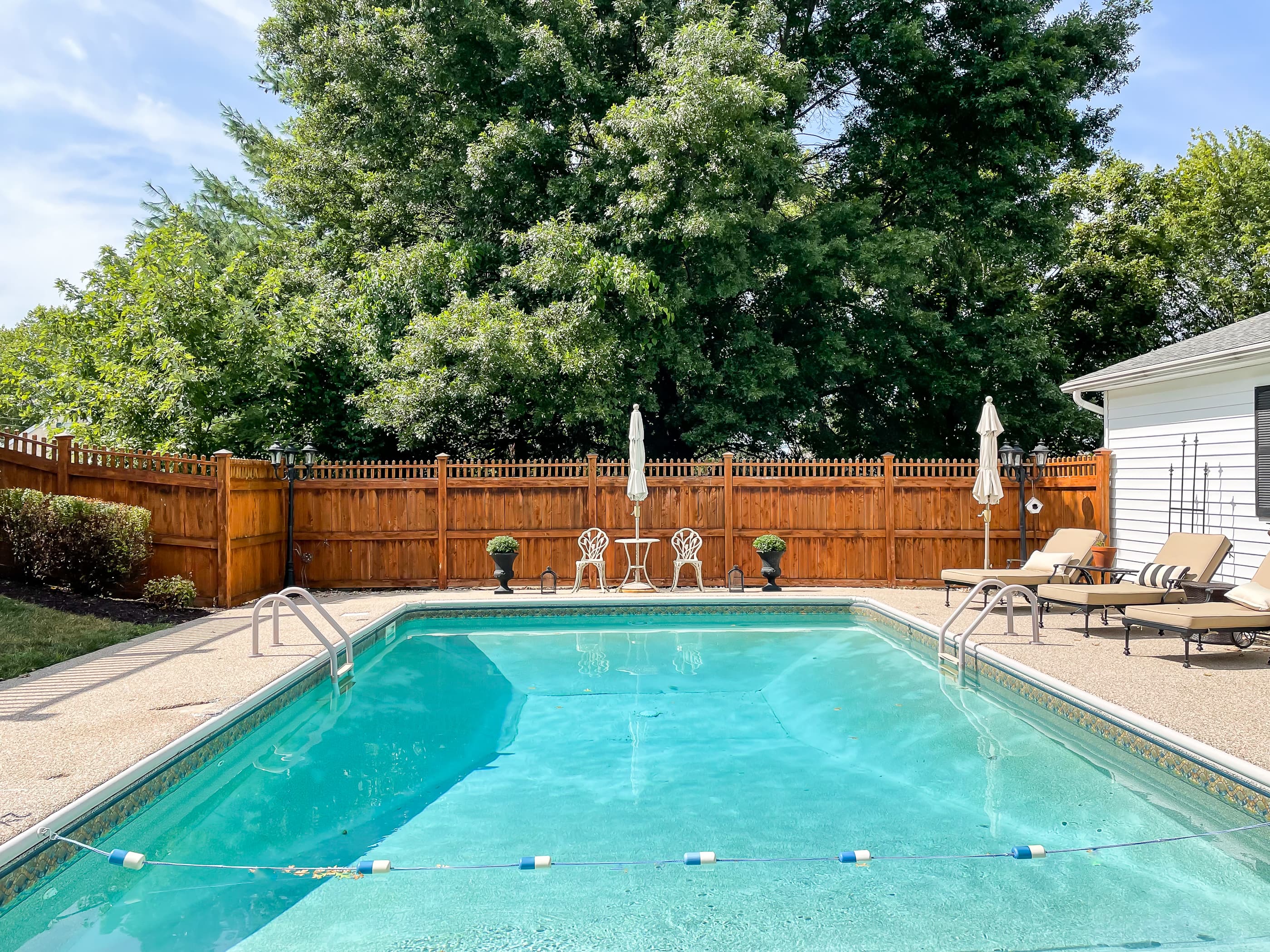 The Beekeepers Cottage has a spectacular swimming pool great for making memories with family and friends and is shared with the Mill Haus next door -- Pool is open approximately mid-April through October (depending on weather). 