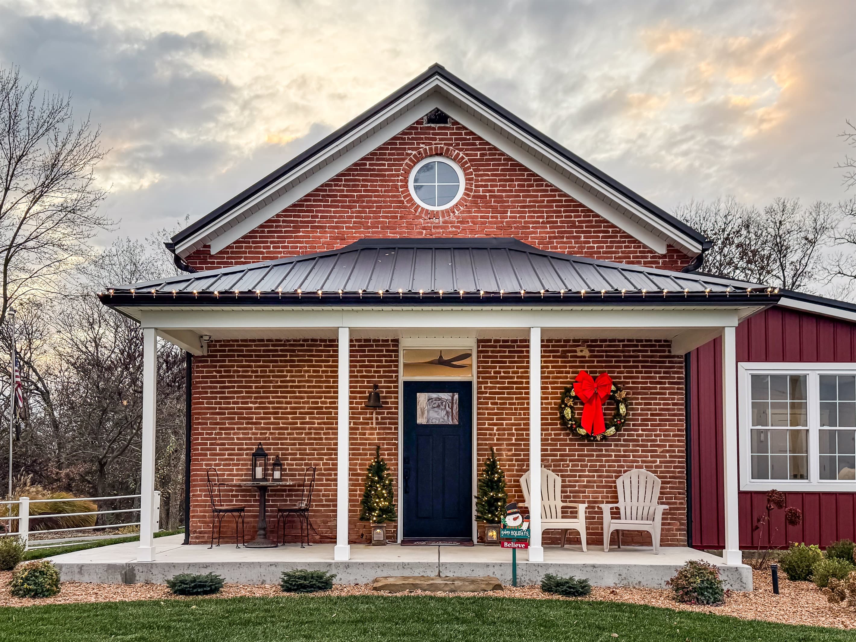 Pikes Peak Schoolhouse front porch, decorated for the holidays.